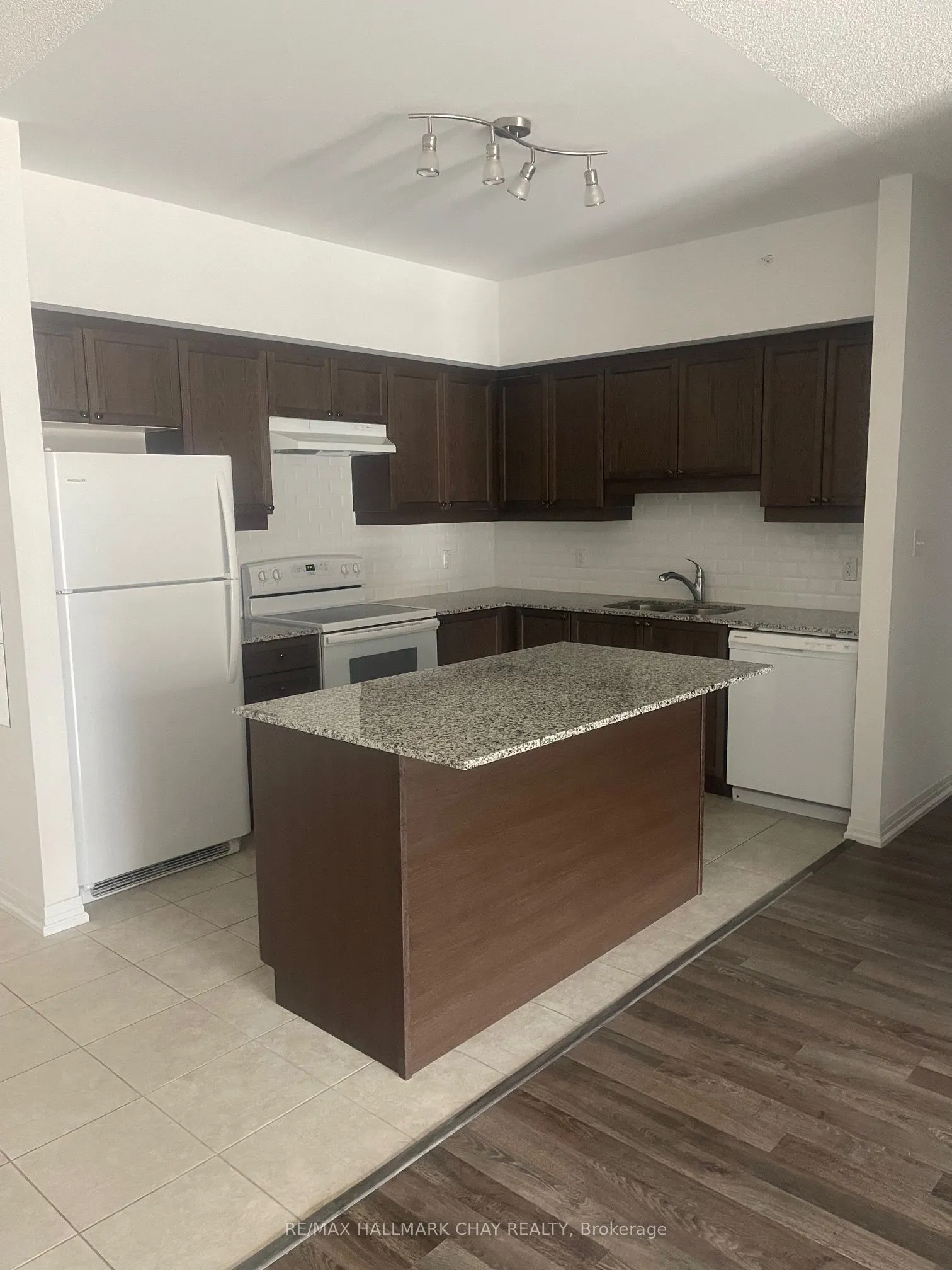 161 Wellington Street E, #205
