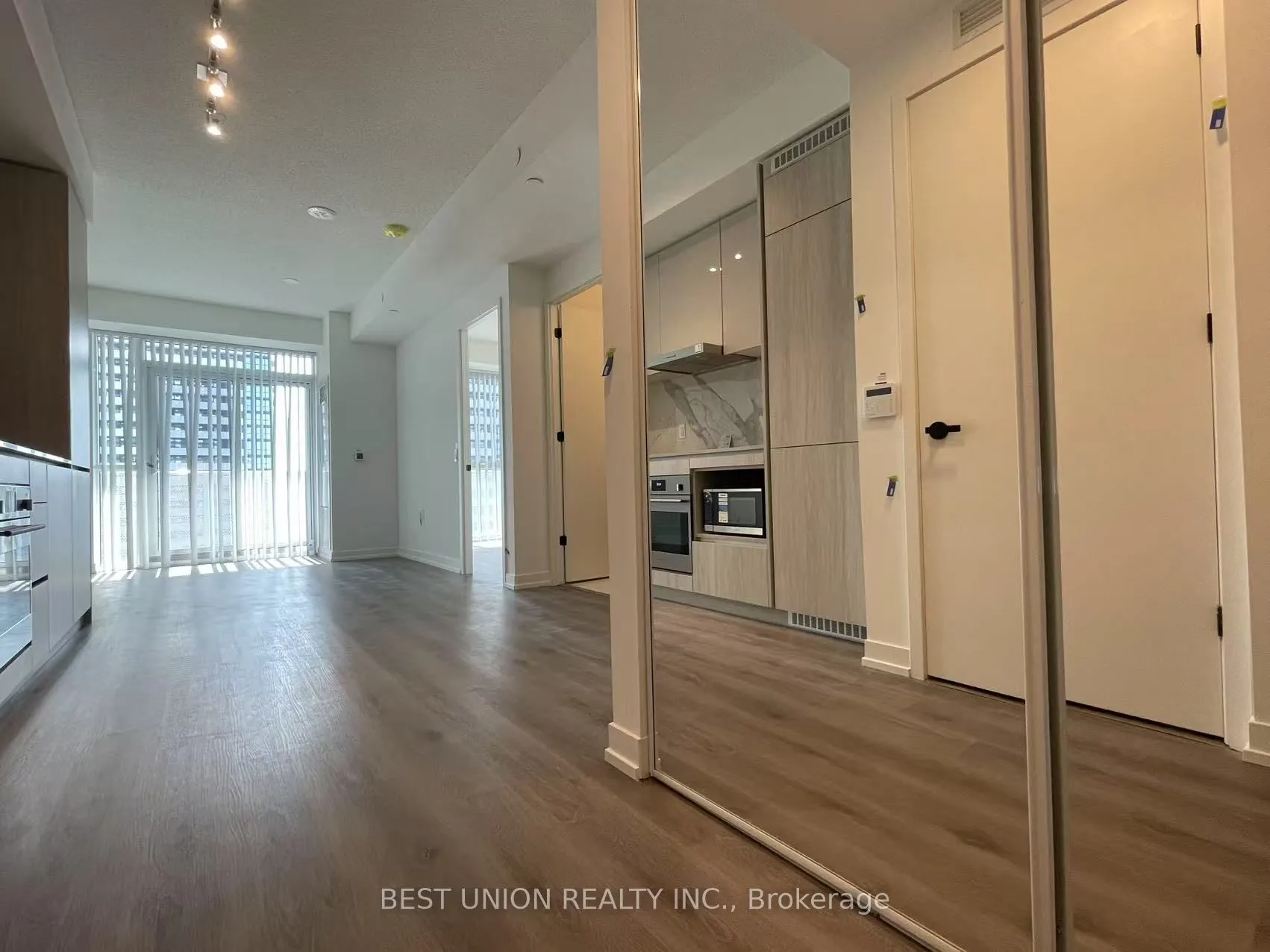 28 Interchange Way, #2802