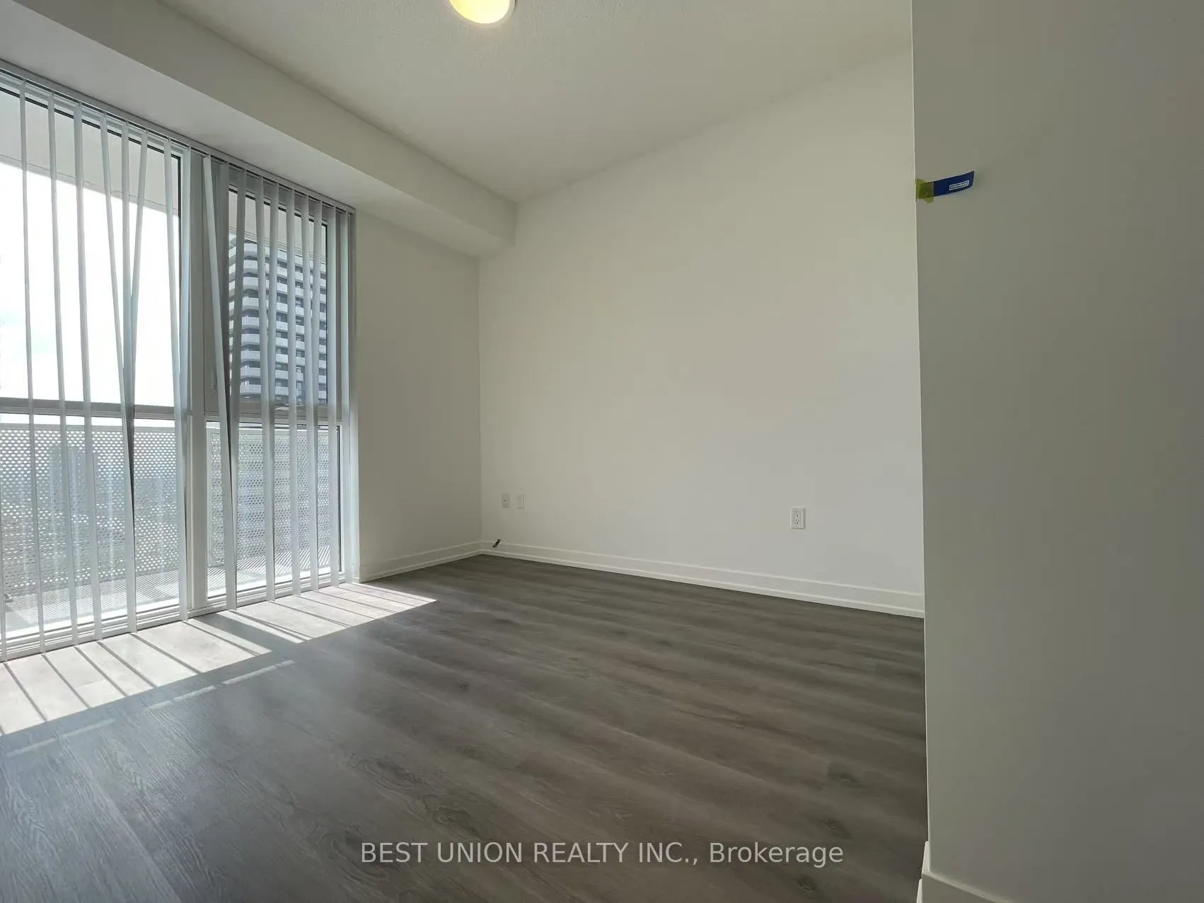 28 Interchange Way, #2802