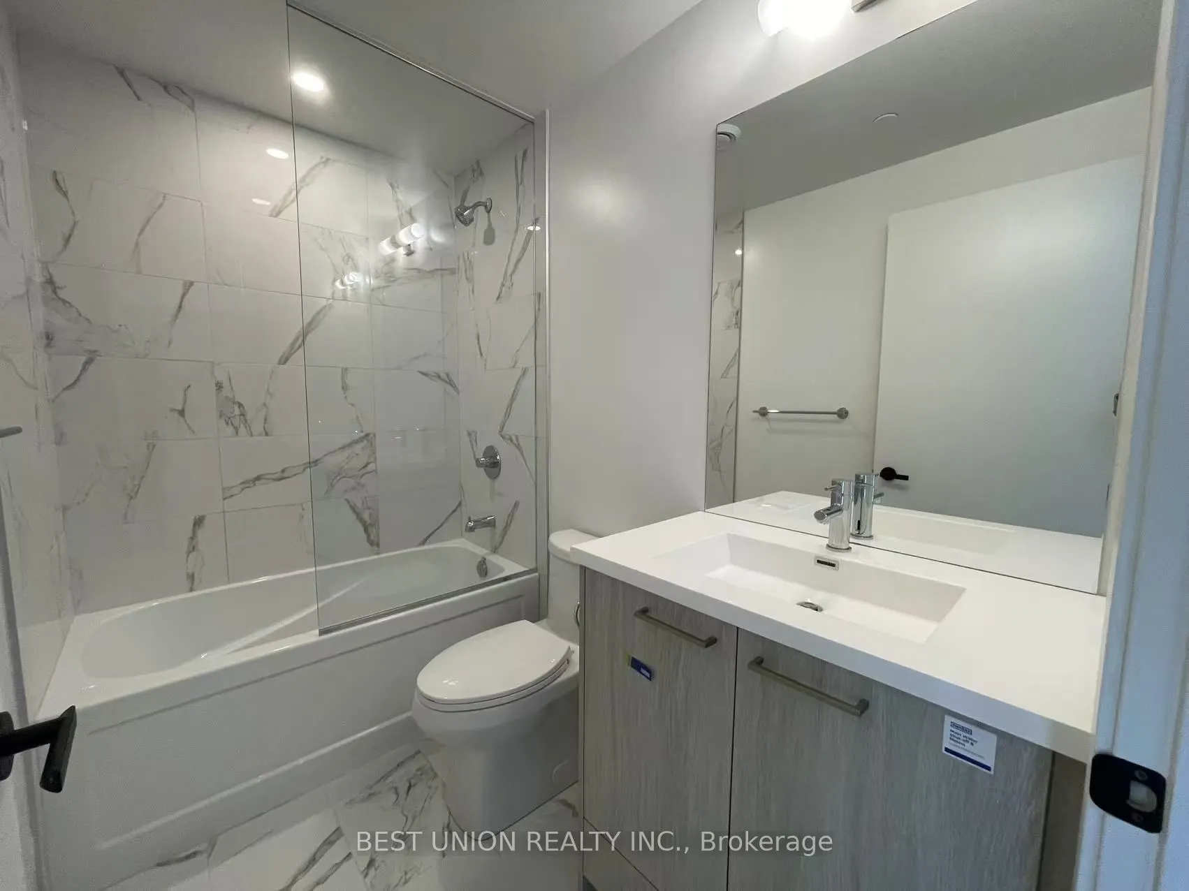 28 Interchange Way, #2802