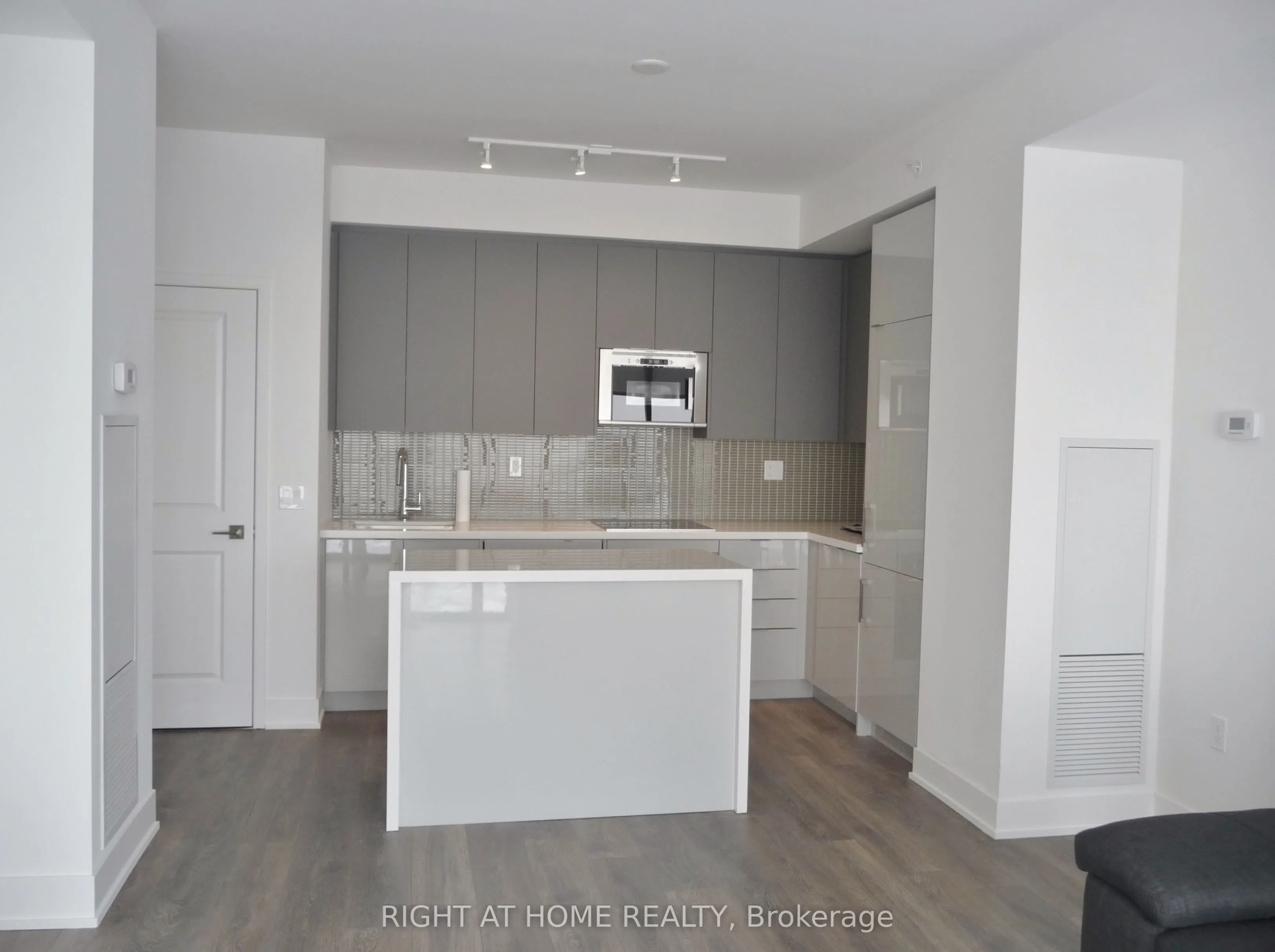 2908 Highway 7 Road, #2307