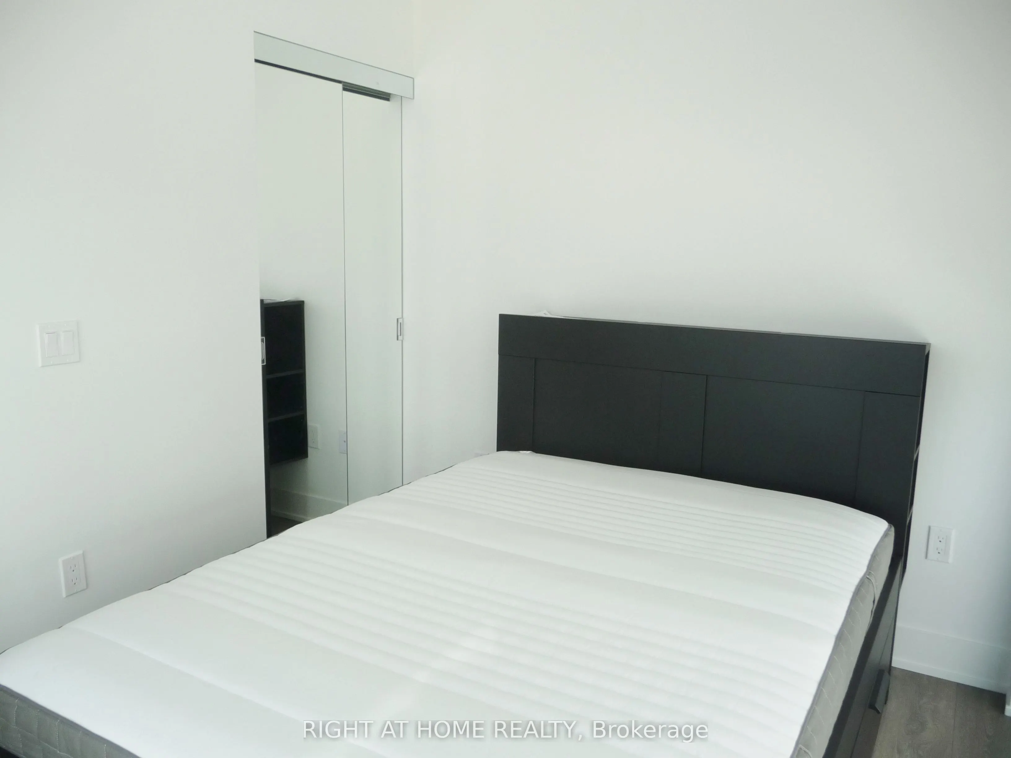 2908 Highway 7 Road, #2307