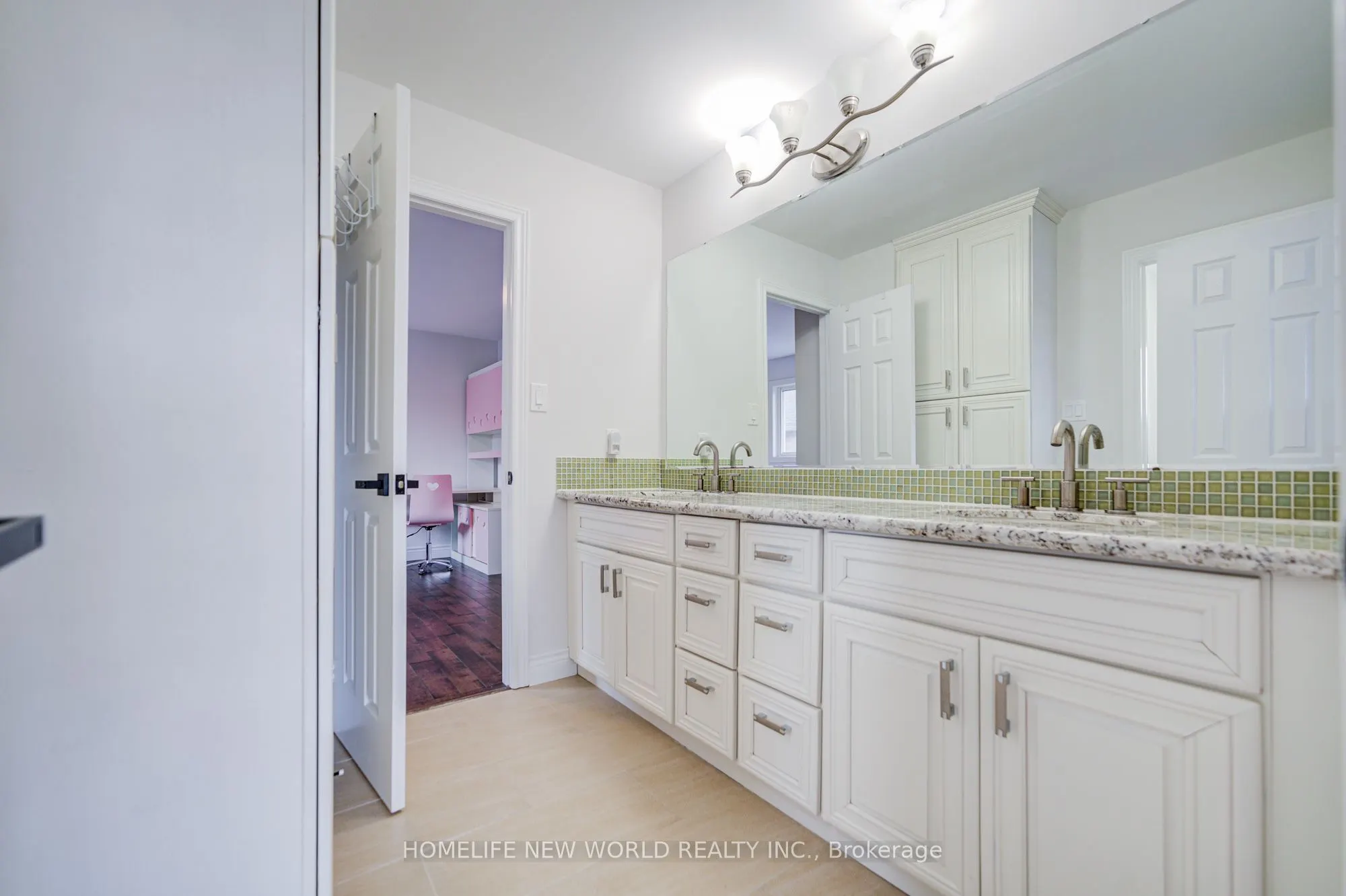 178 Alpine Crescent