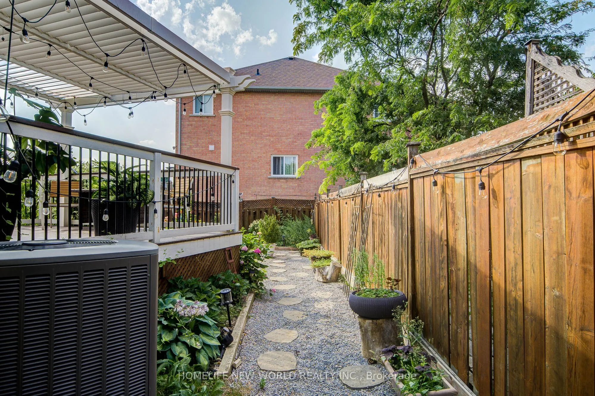 178 Alpine Crescent