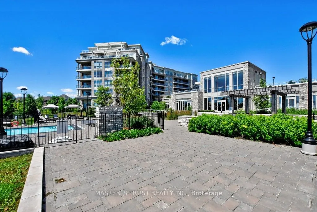 15 Stollery Pond Crescent, #307