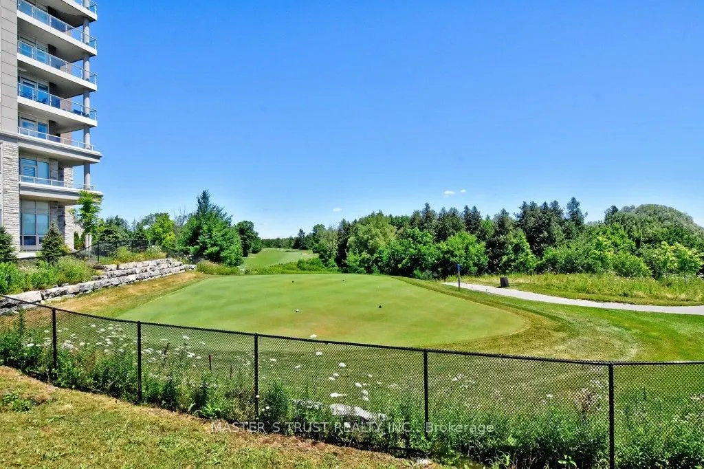 15 Stollery Pond Crescent, #307
