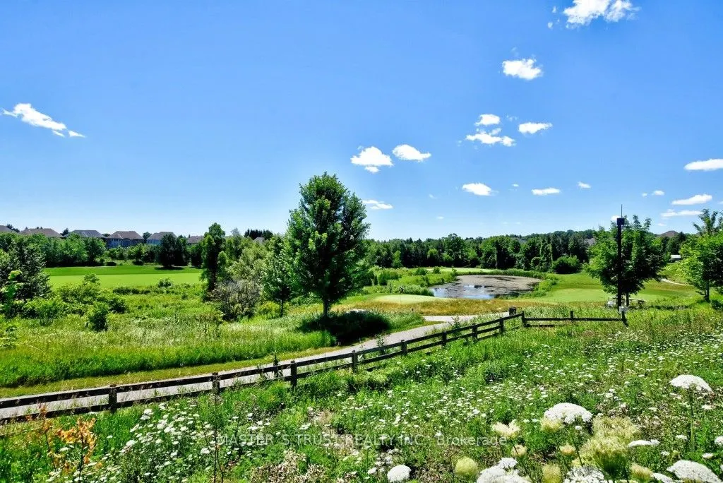 15 Stollery Pond Crescent, #307