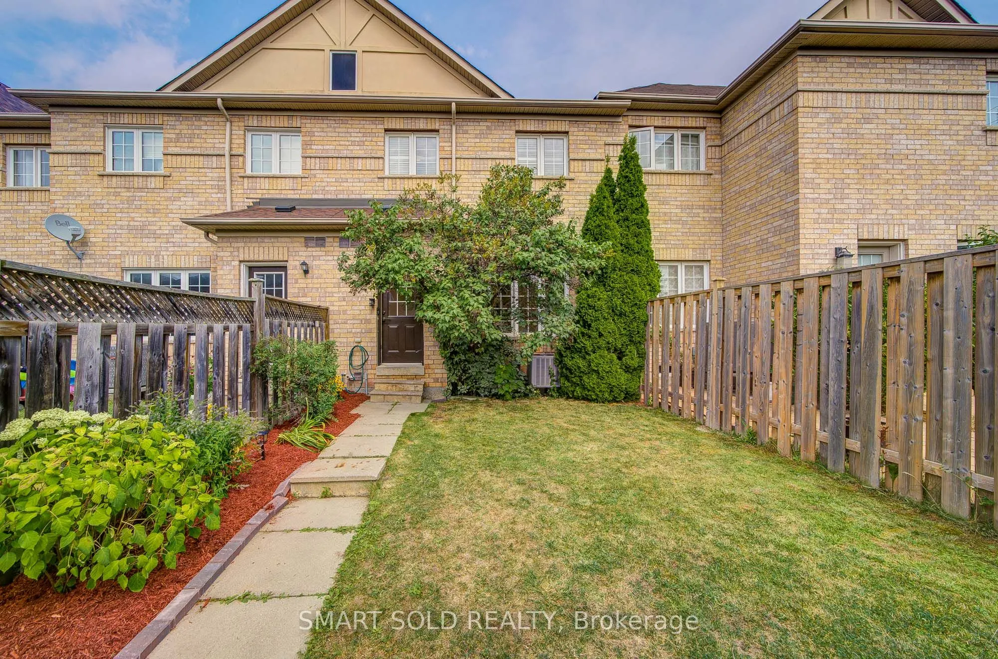 4 Thornhill Woods Drive