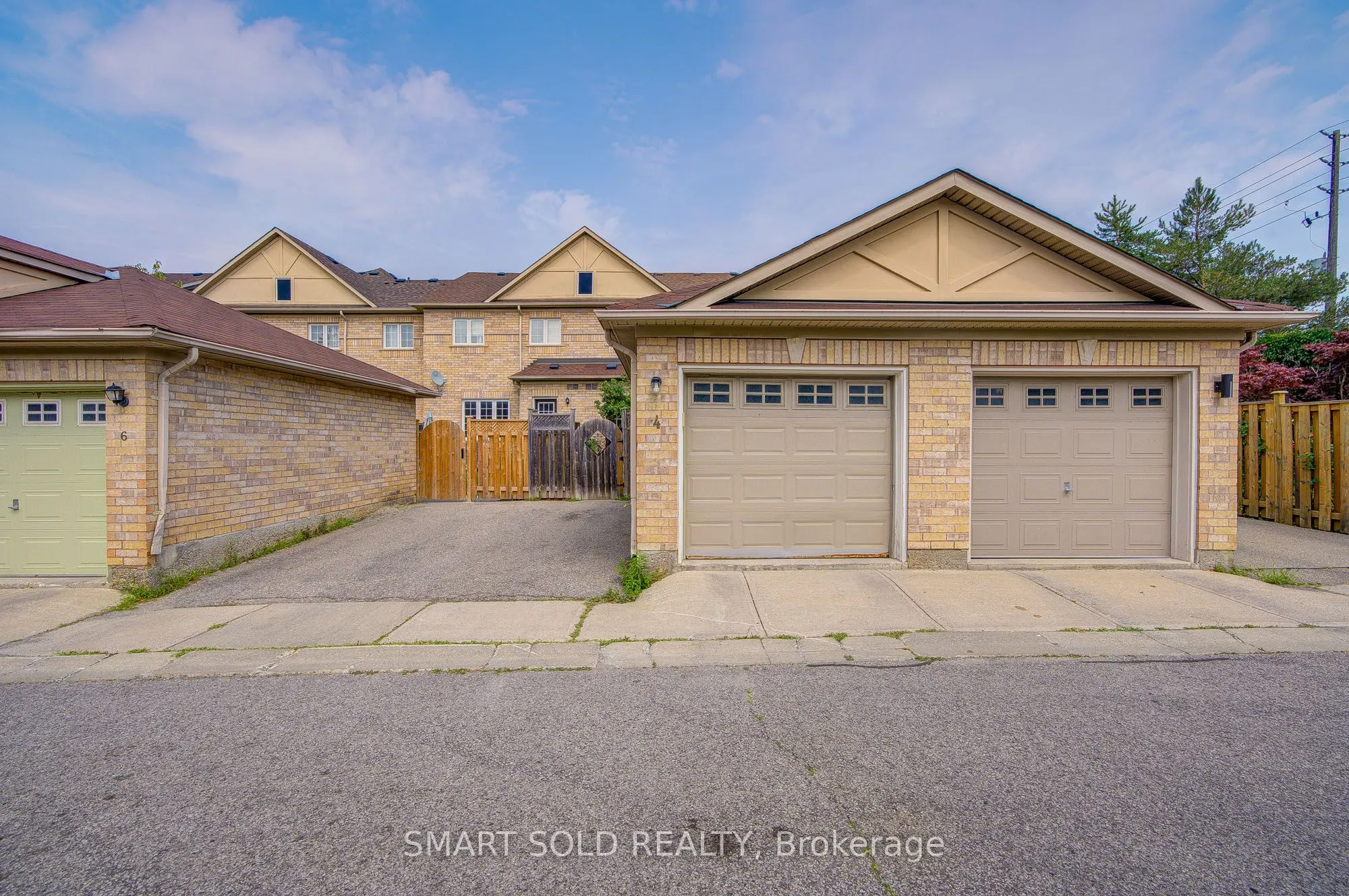 4 Thornhill Woods Drive