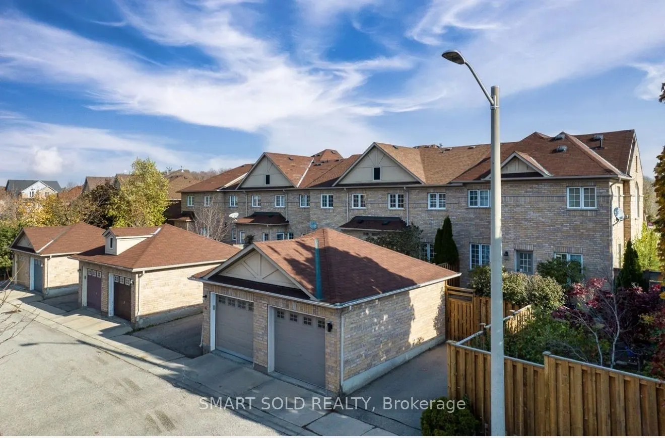 4 Thornhill Woods Drive