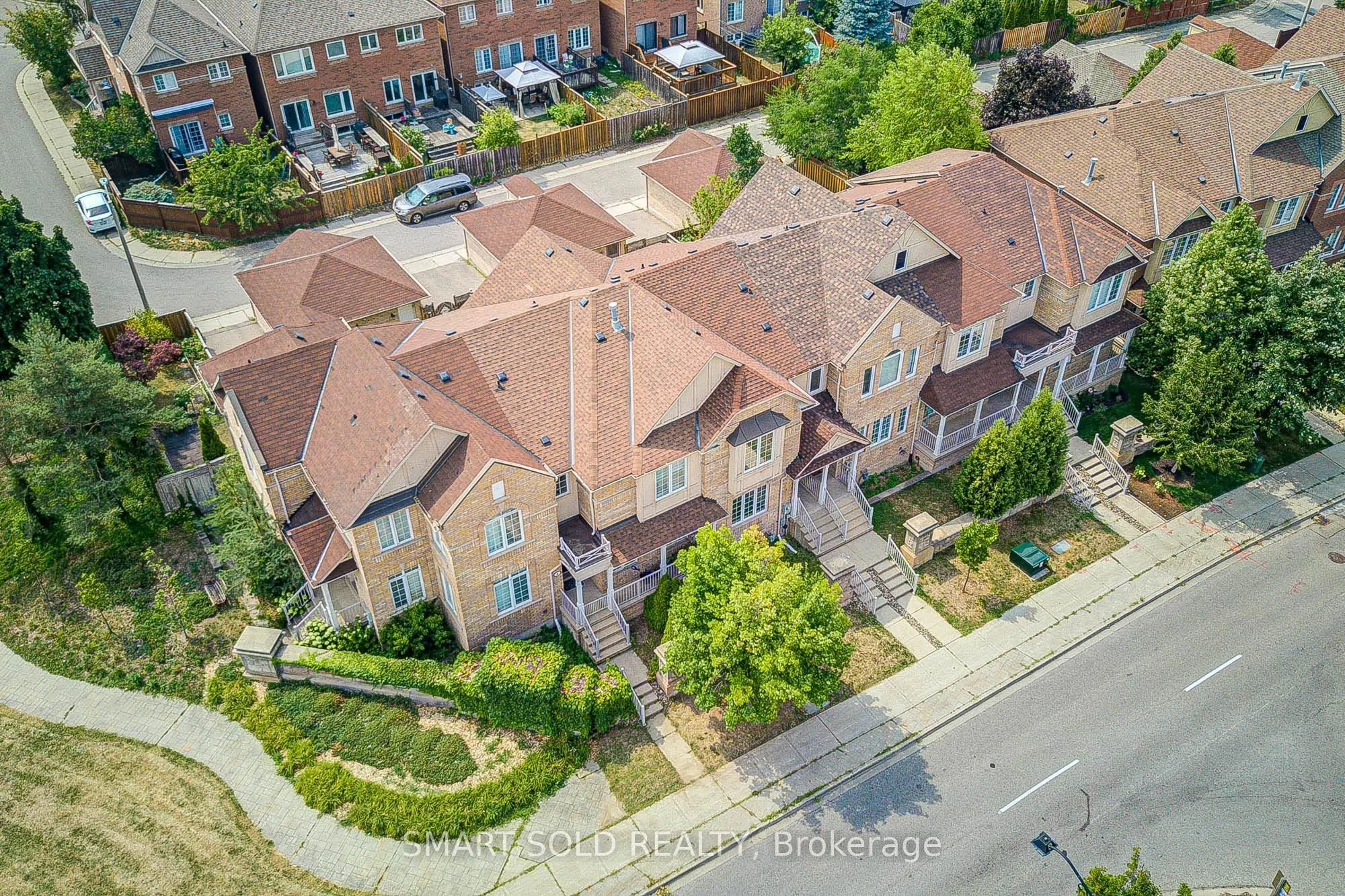 4 Thornhill Woods Drive