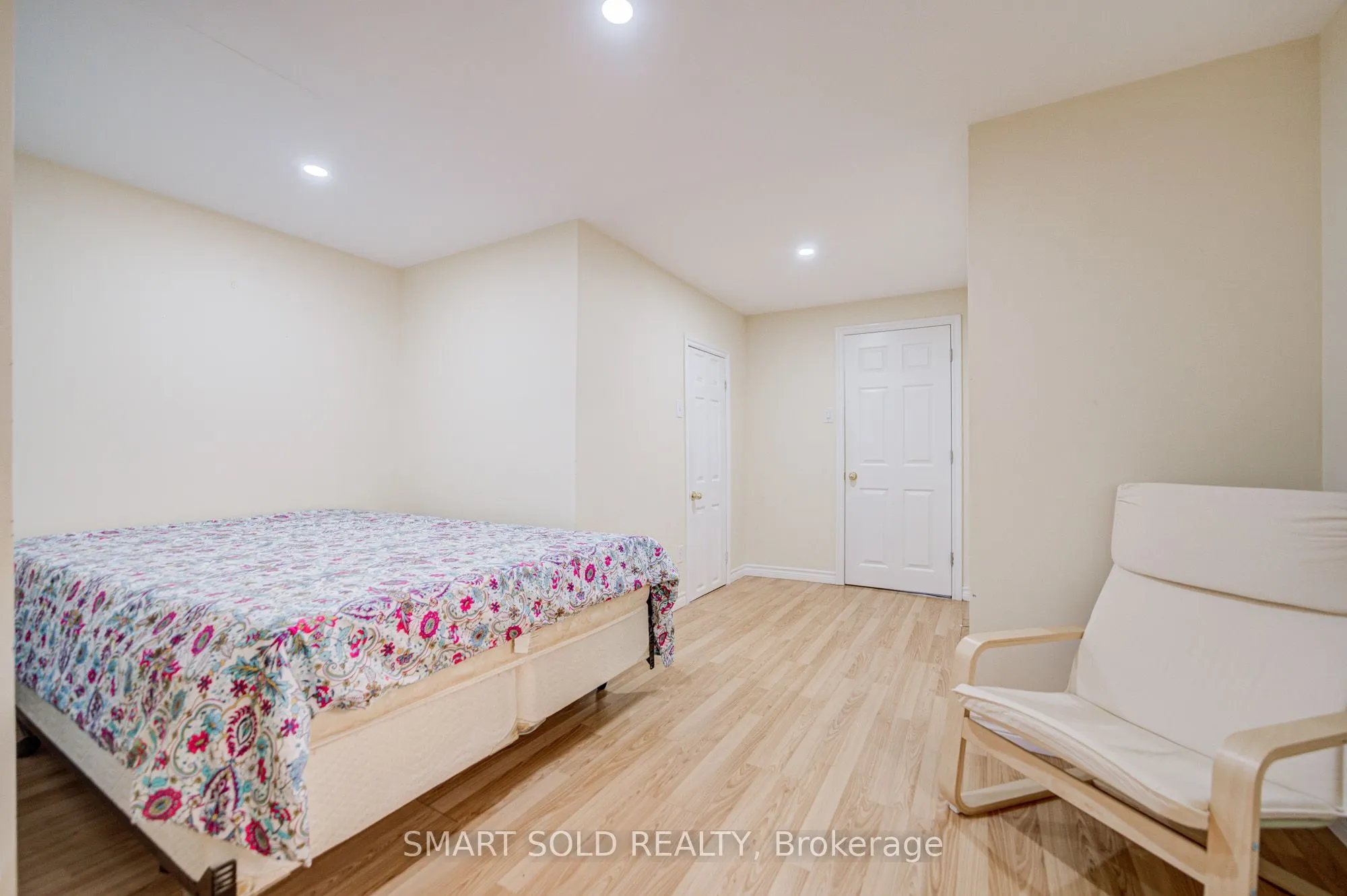 4 Thornhill Woods Drive