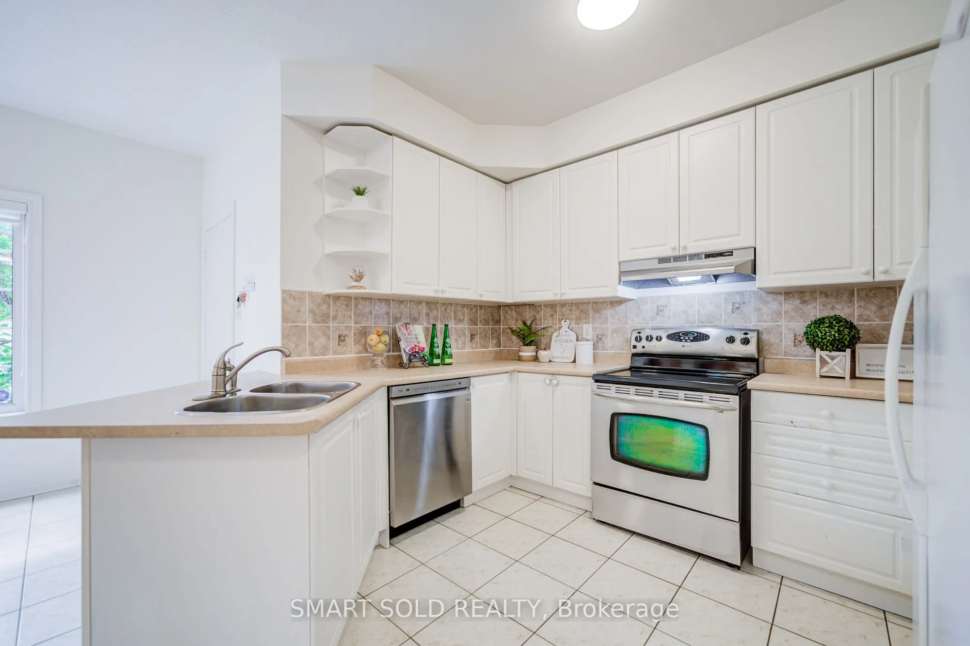 4 Thornhill Woods Drive
