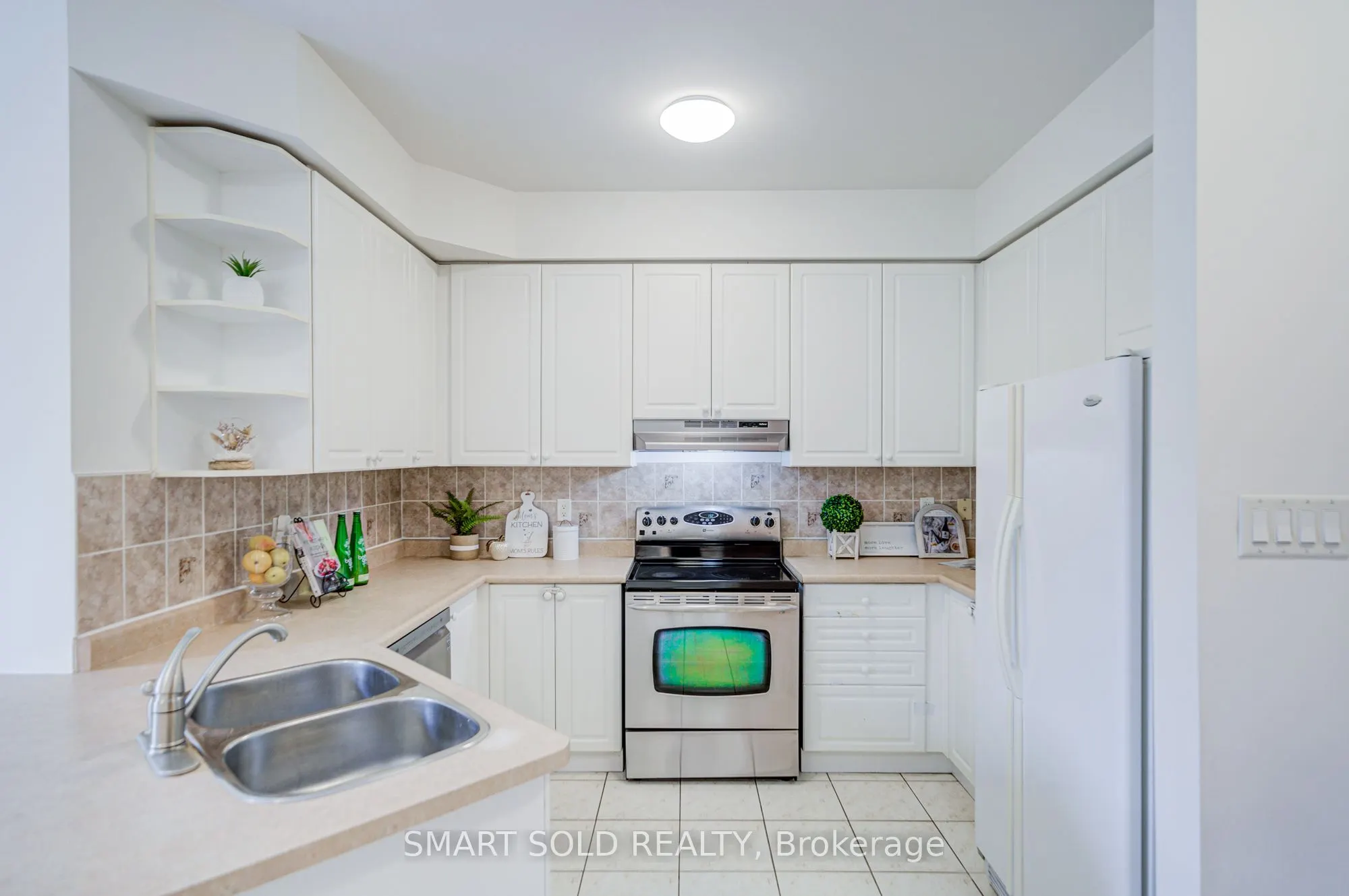4 Thornhill Woods Drive