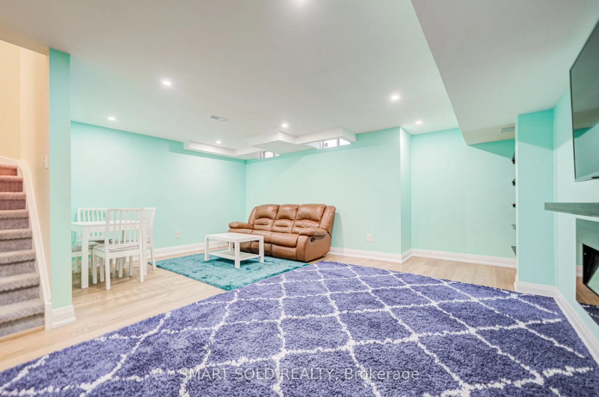 4 Thornhill Woods Drive