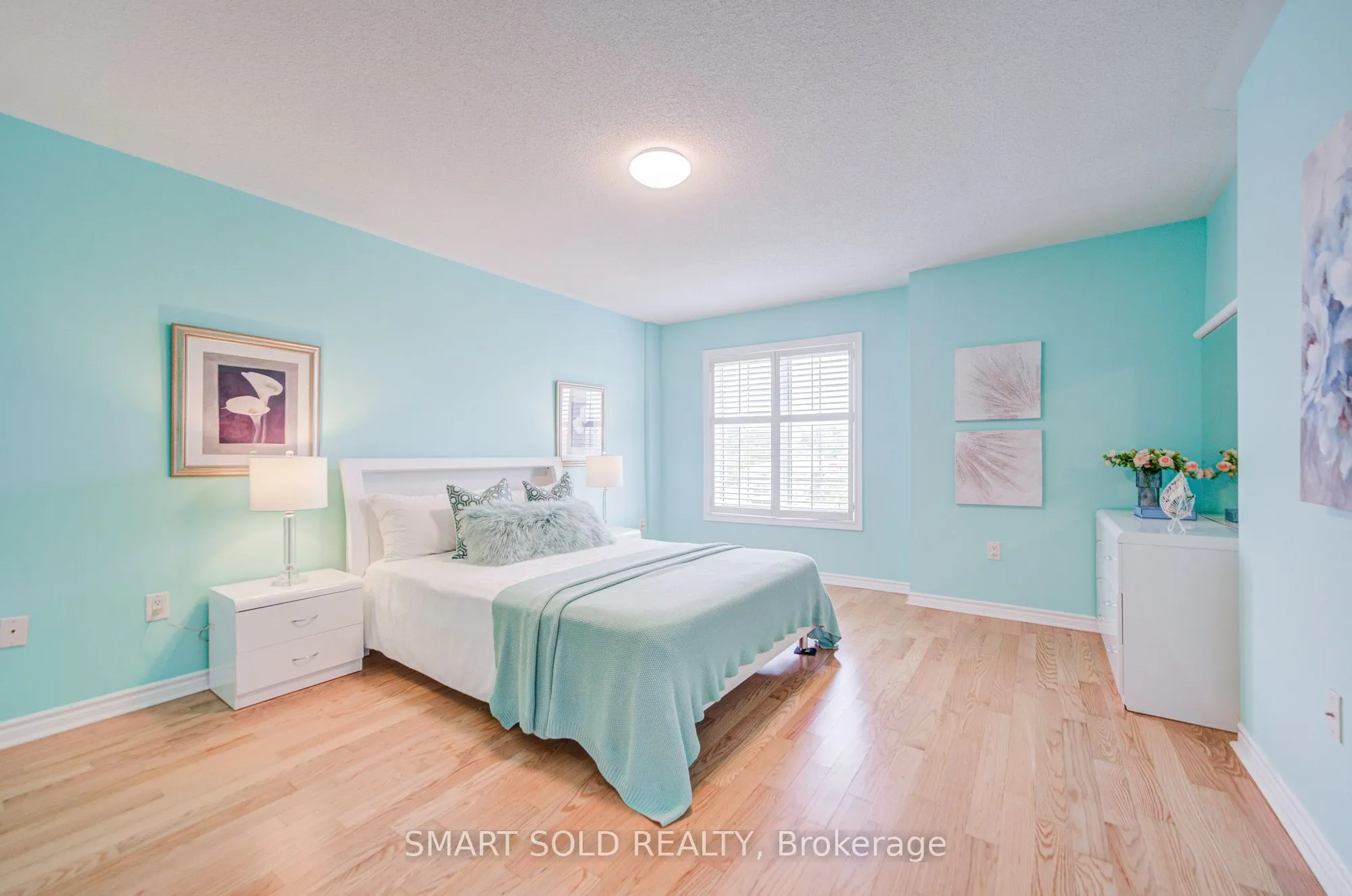 4 Thornhill Woods Drive