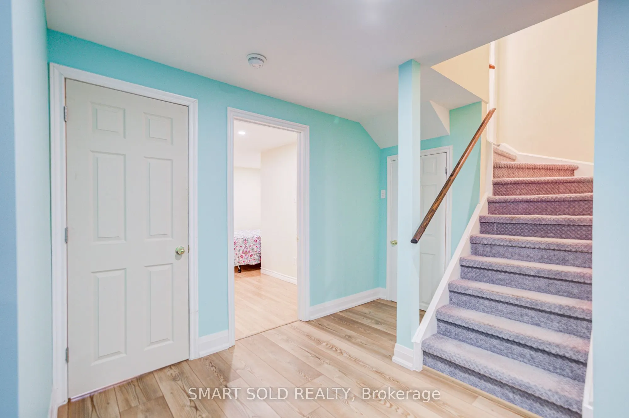 4 Thornhill Woods Drive