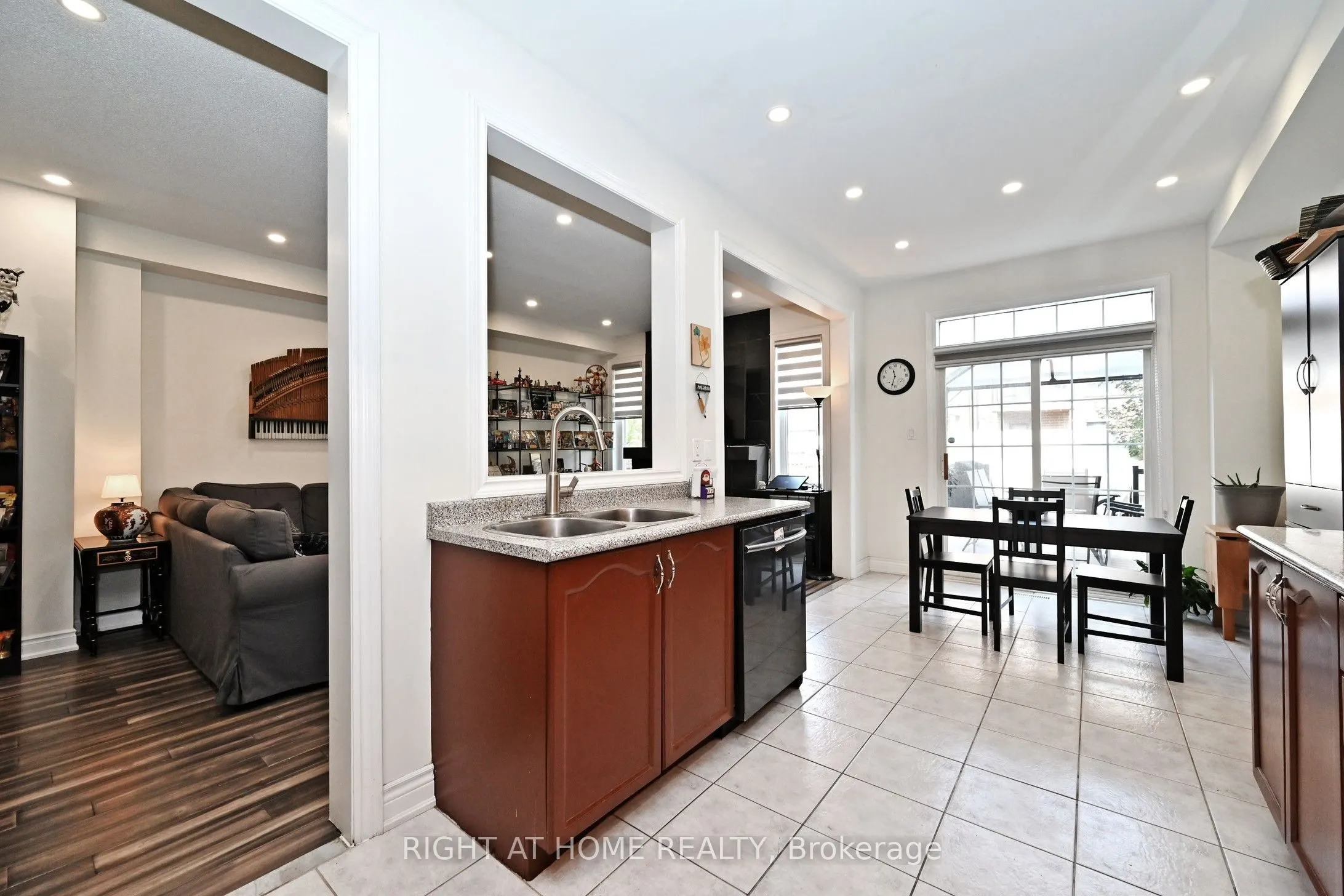 72 Wildberry Crescent