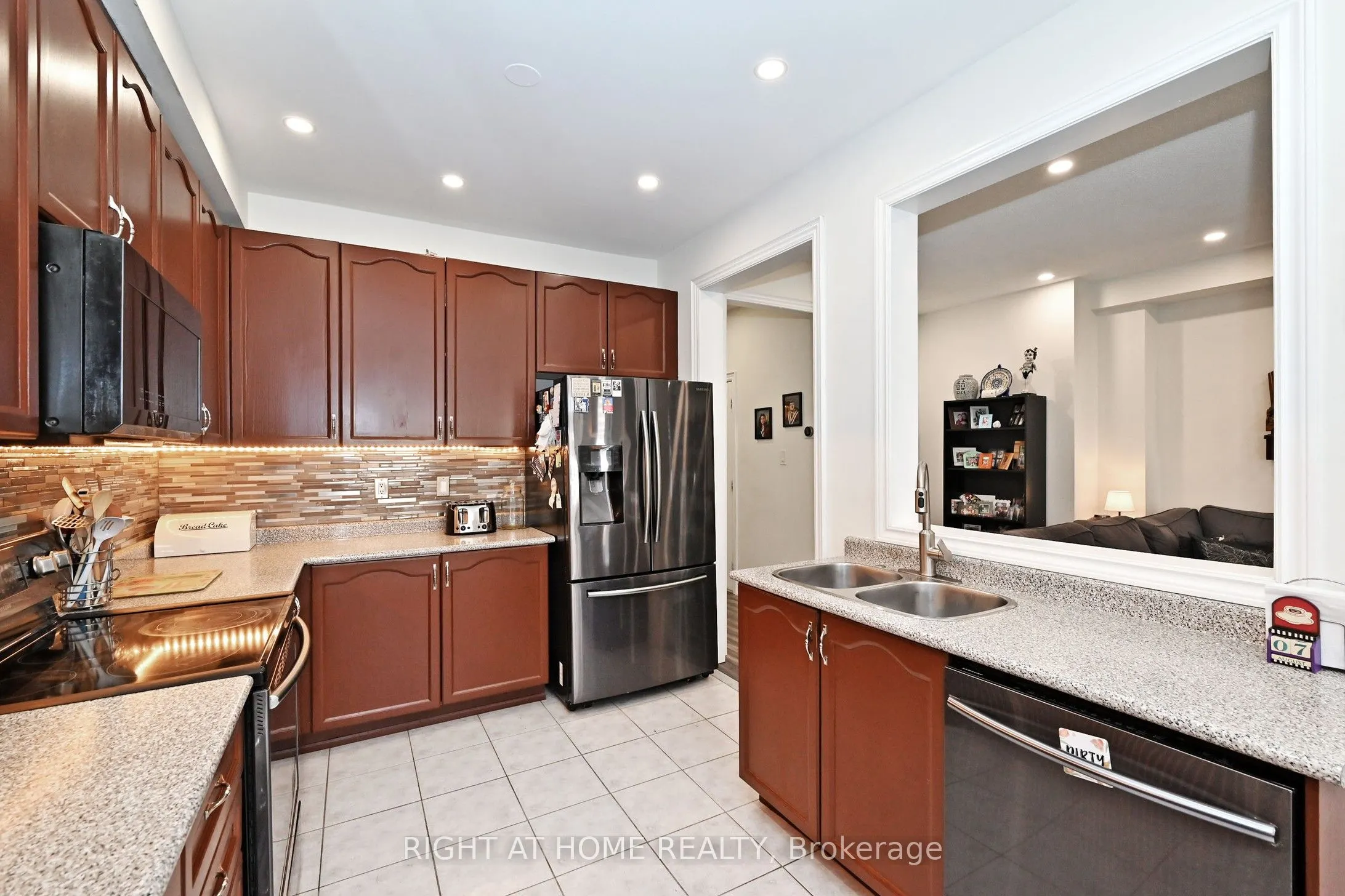 72 Wildberry Crescent