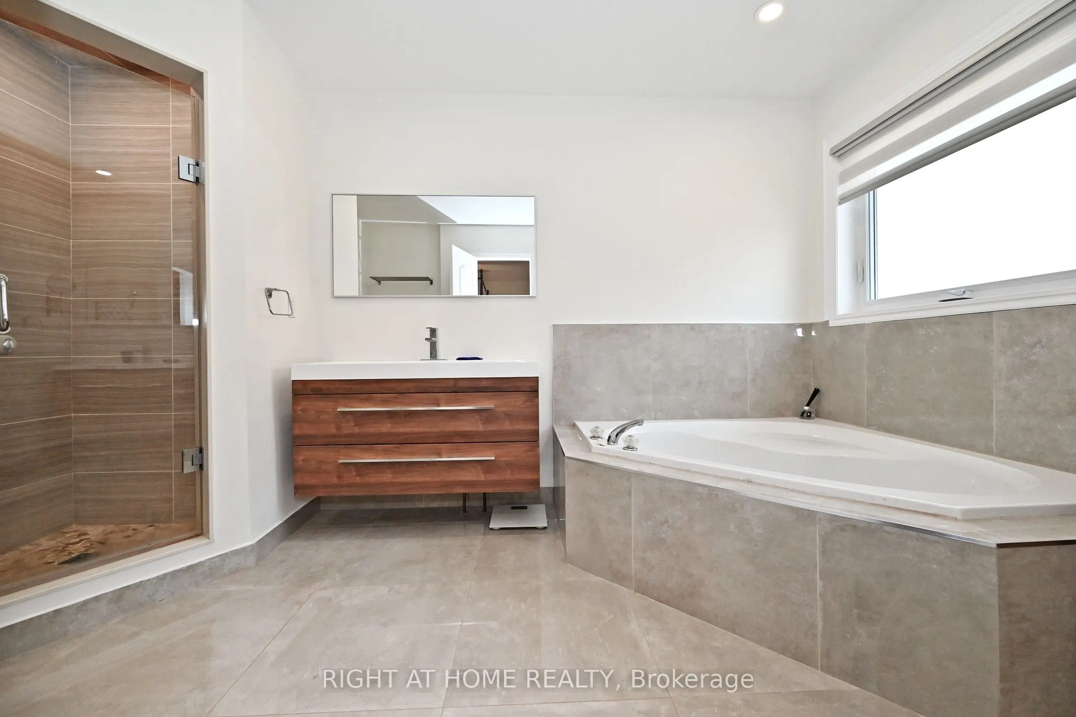 72 Wildberry Crescent