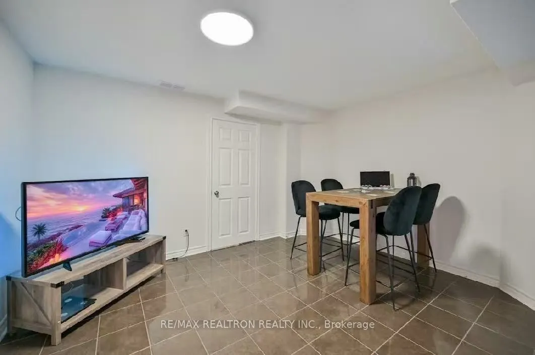 6 Renberg Drive