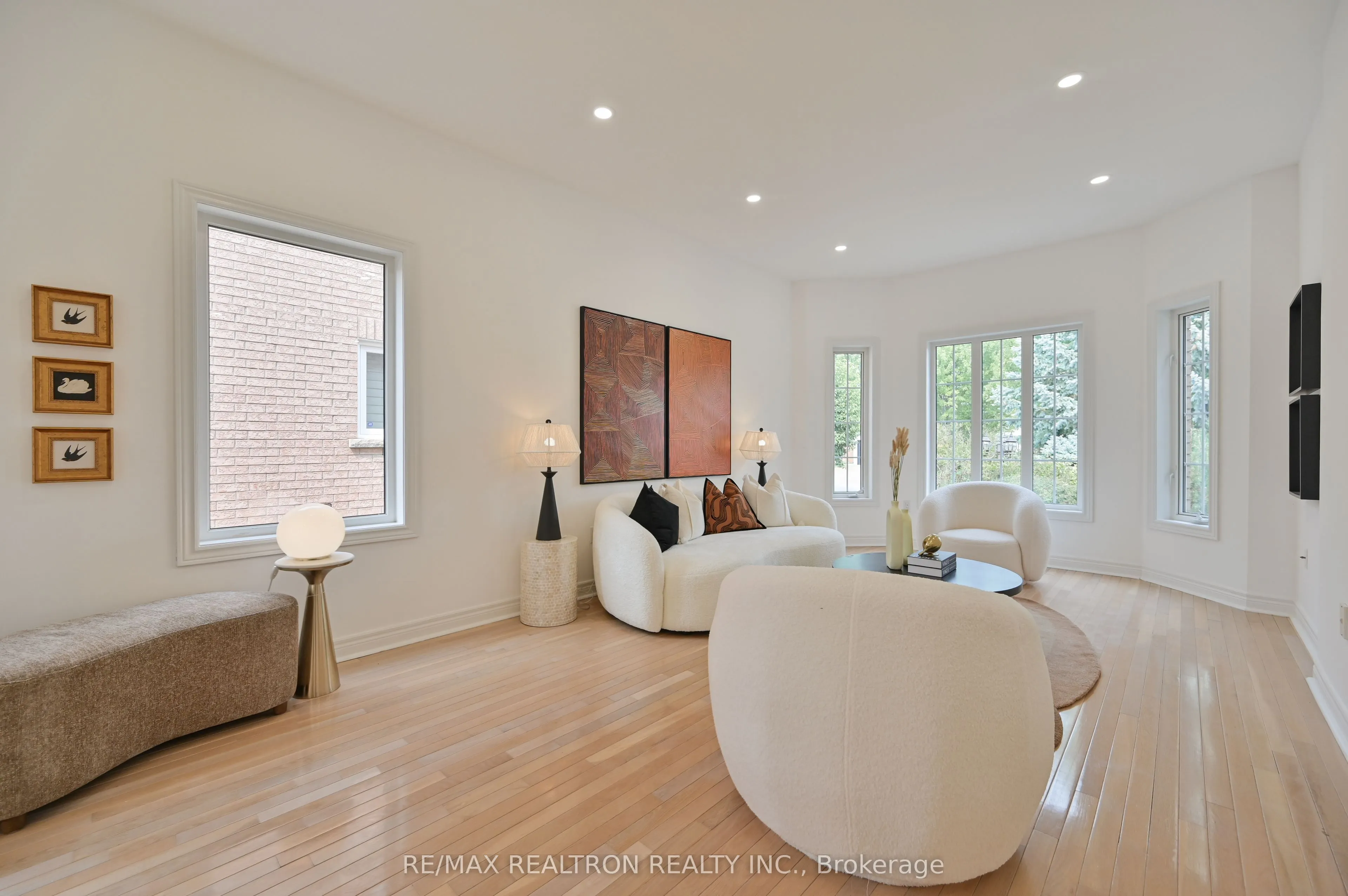 6 Renberg Drive