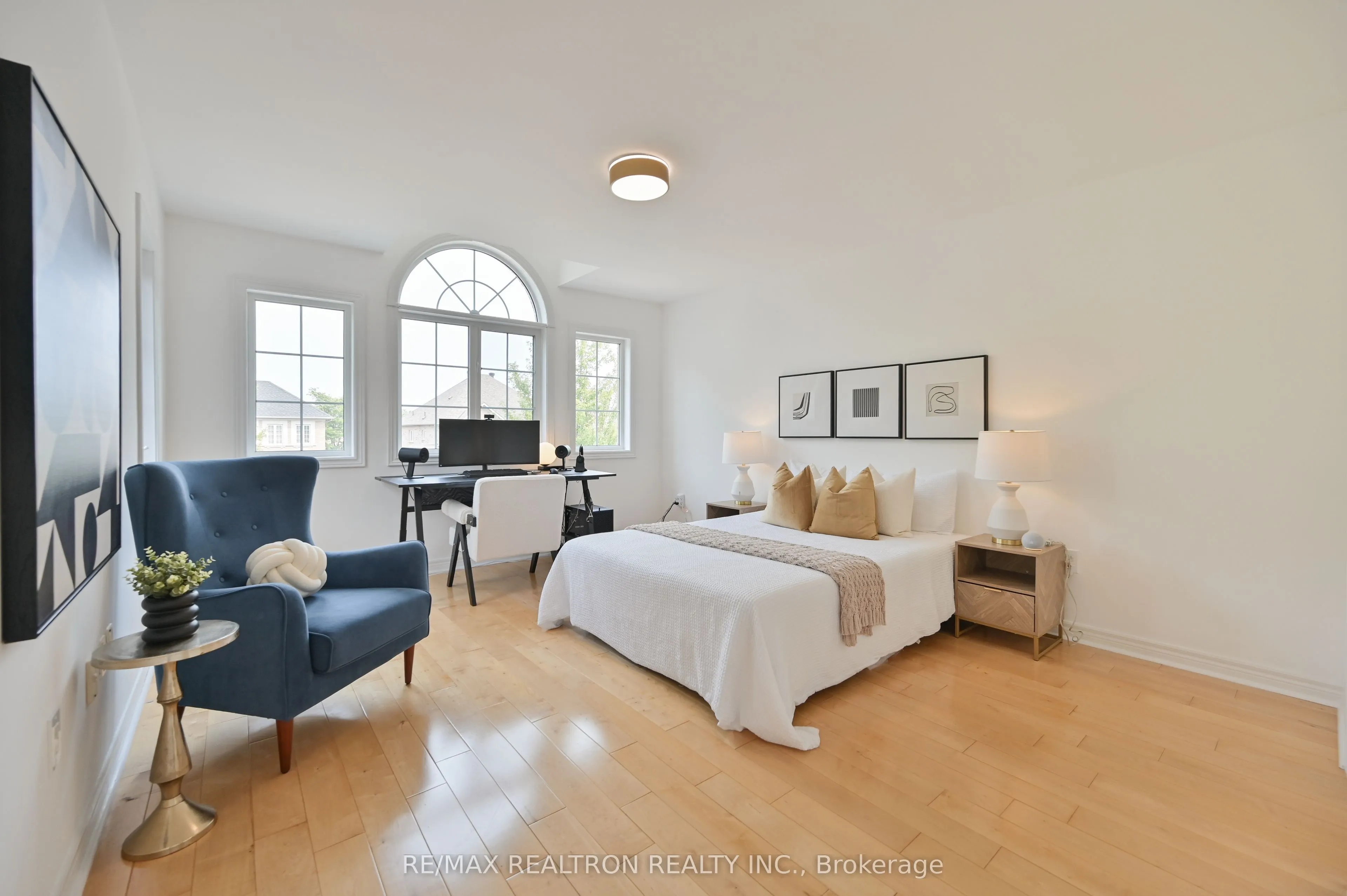 6 Renberg Drive