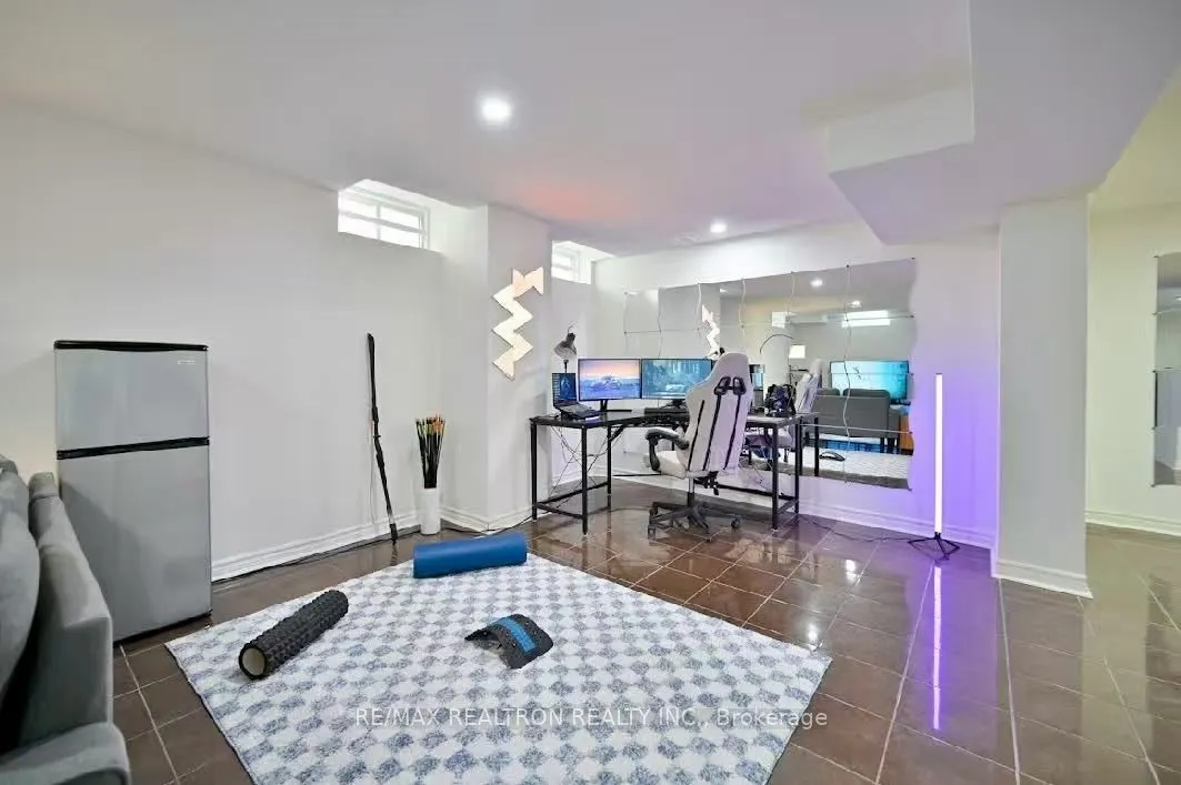 6 Renberg Drive