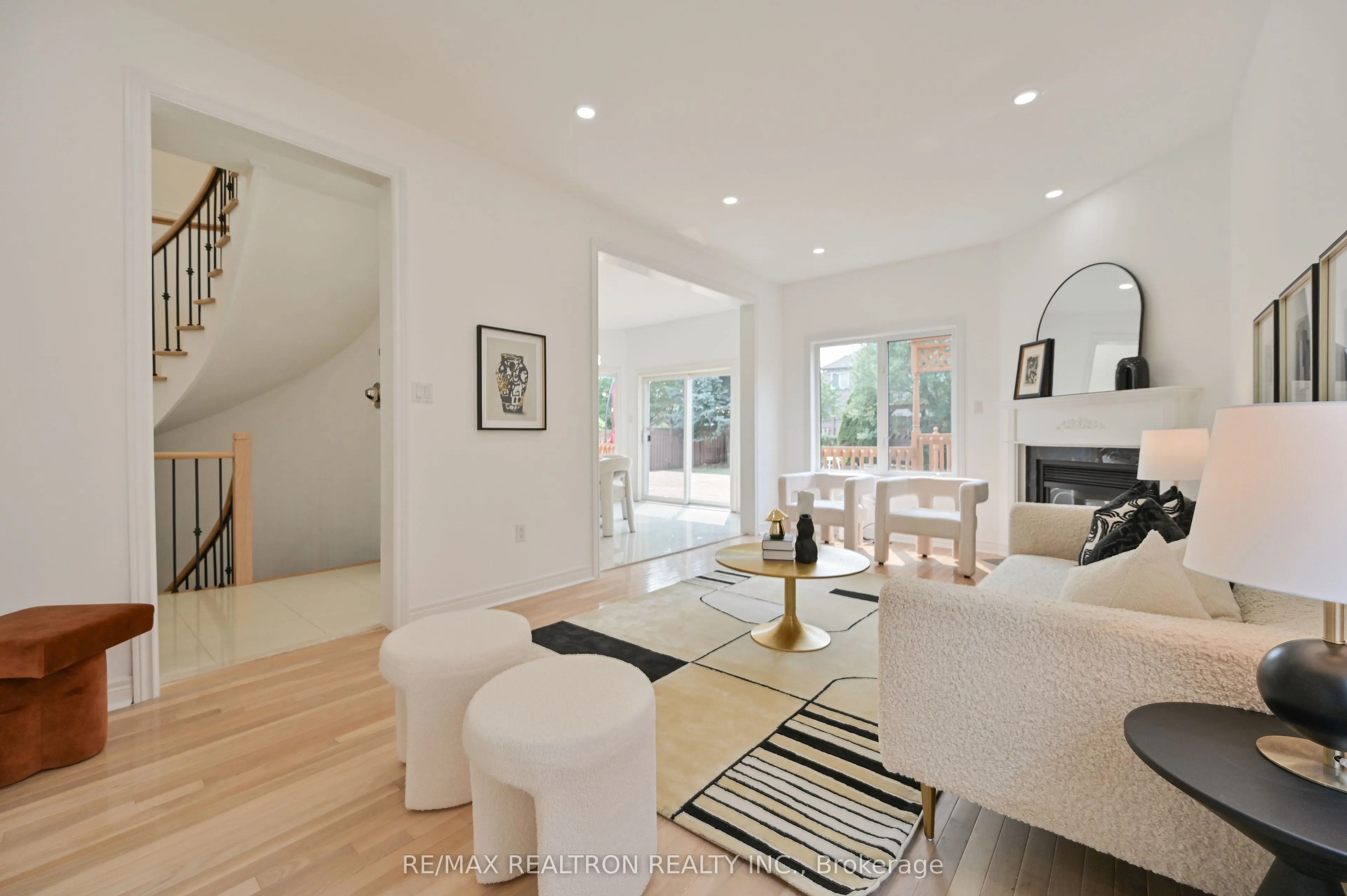6 Renberg Drive