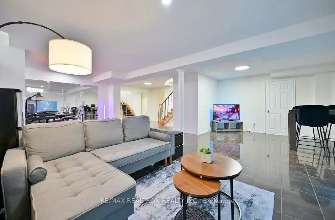6 Renberg Drive