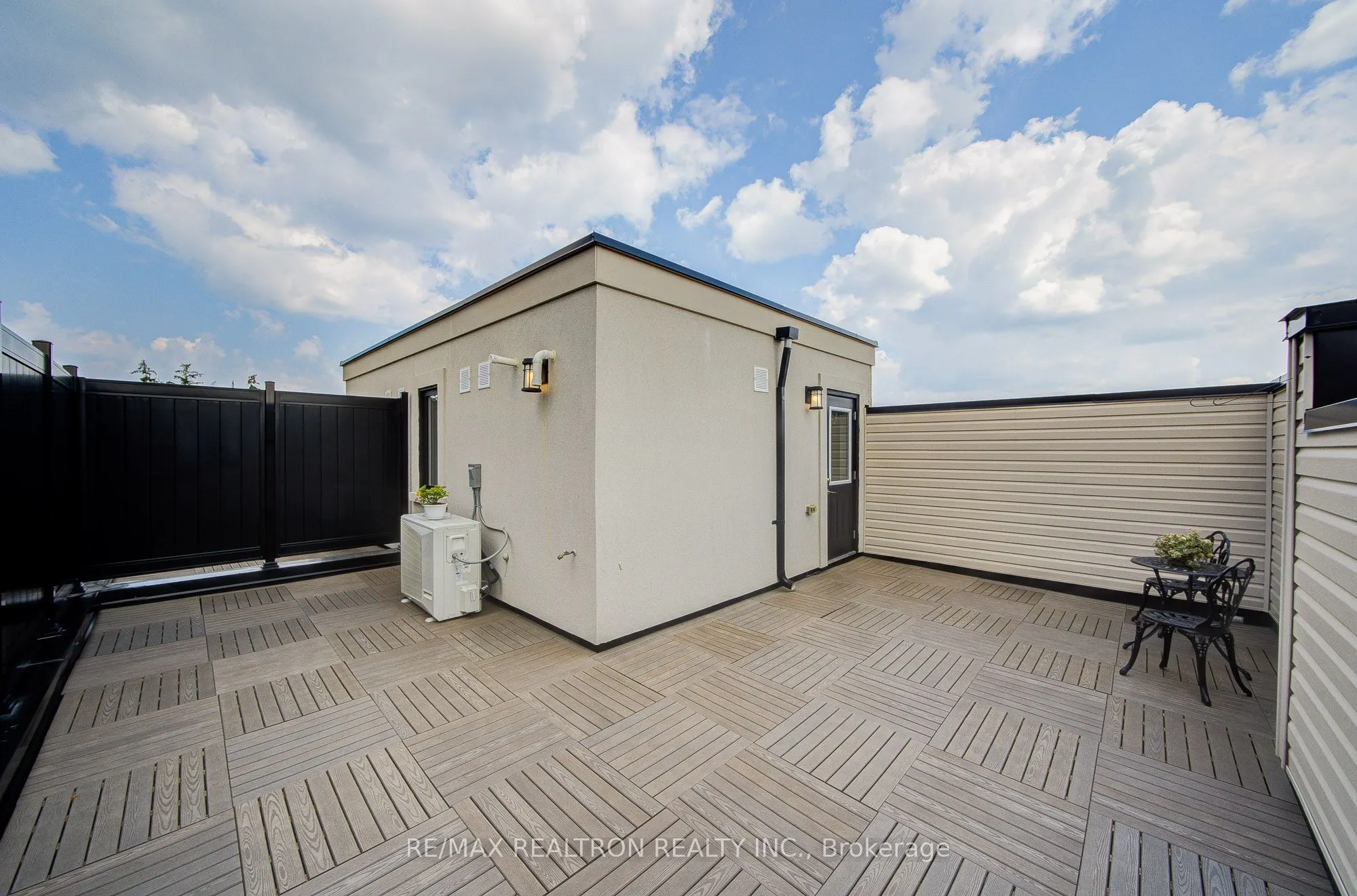 6 Sayers Lane, #18