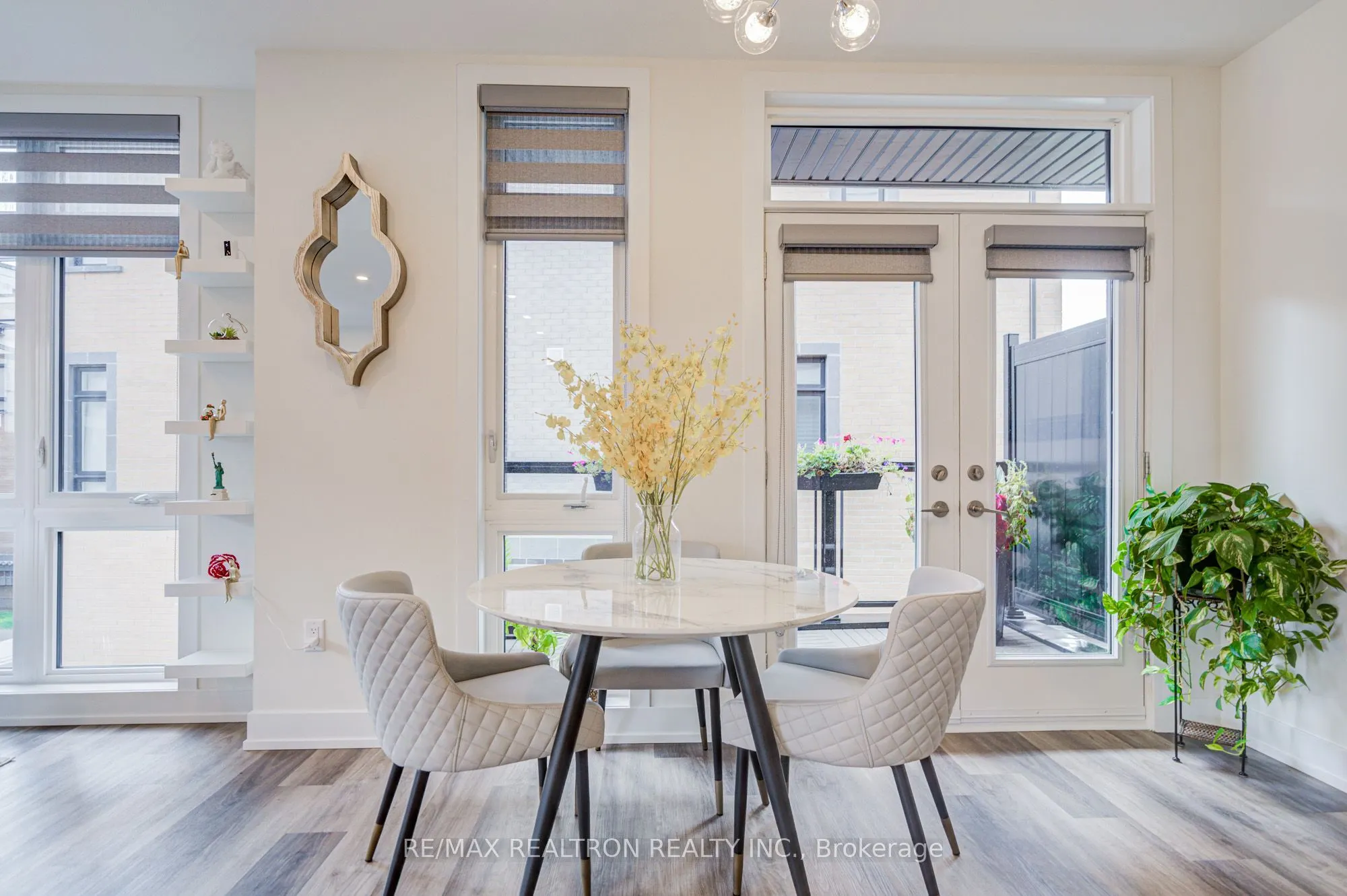 6 Sayers Lane, #18