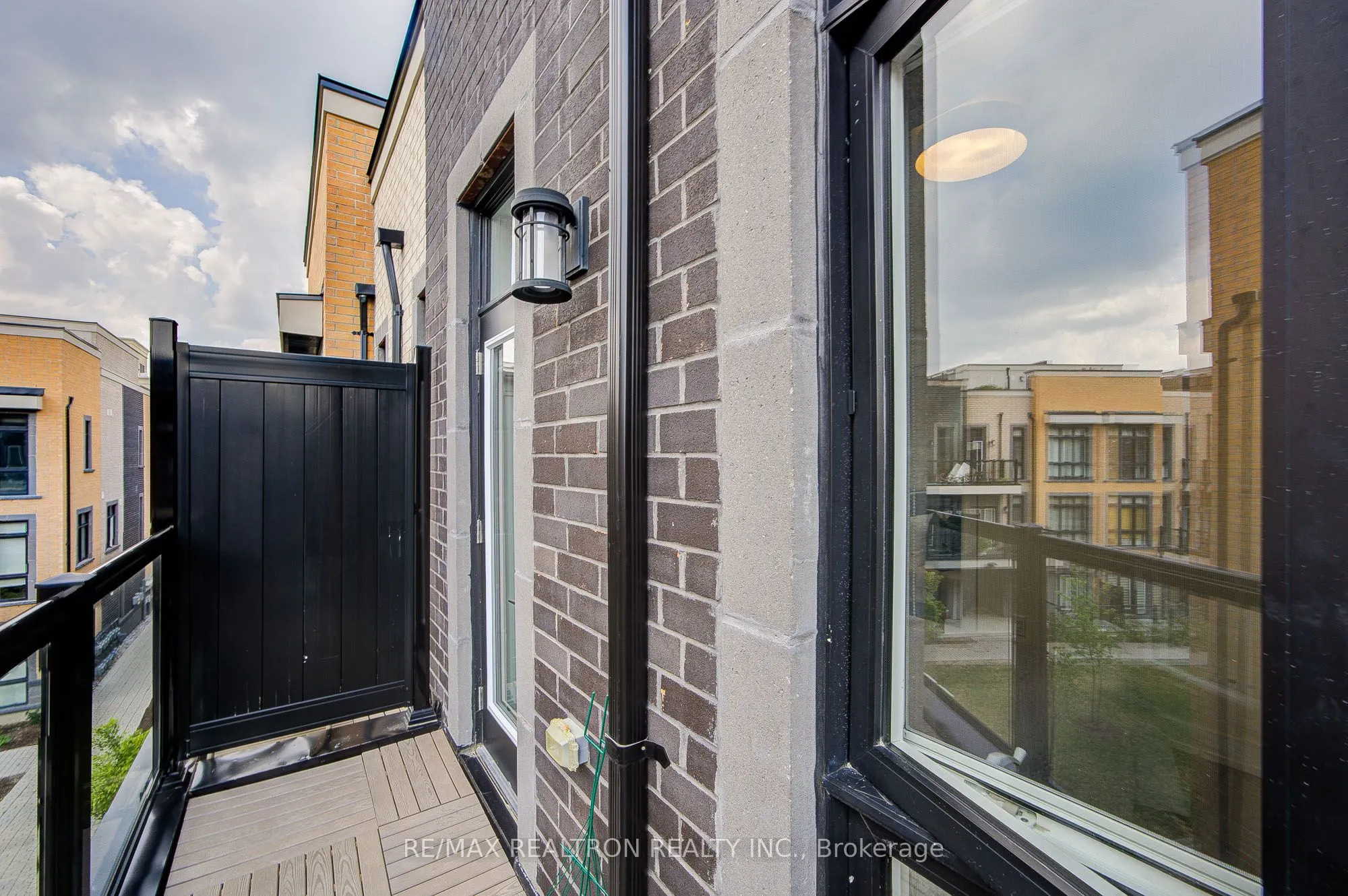 6 Sayers Lane, #18