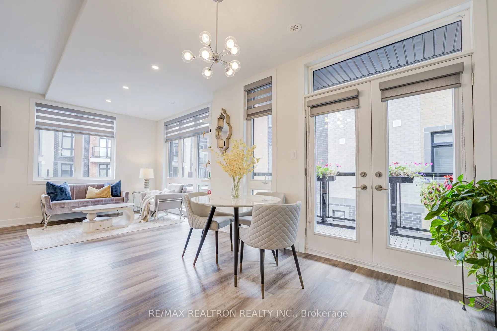 6 Sayers Lane, #18