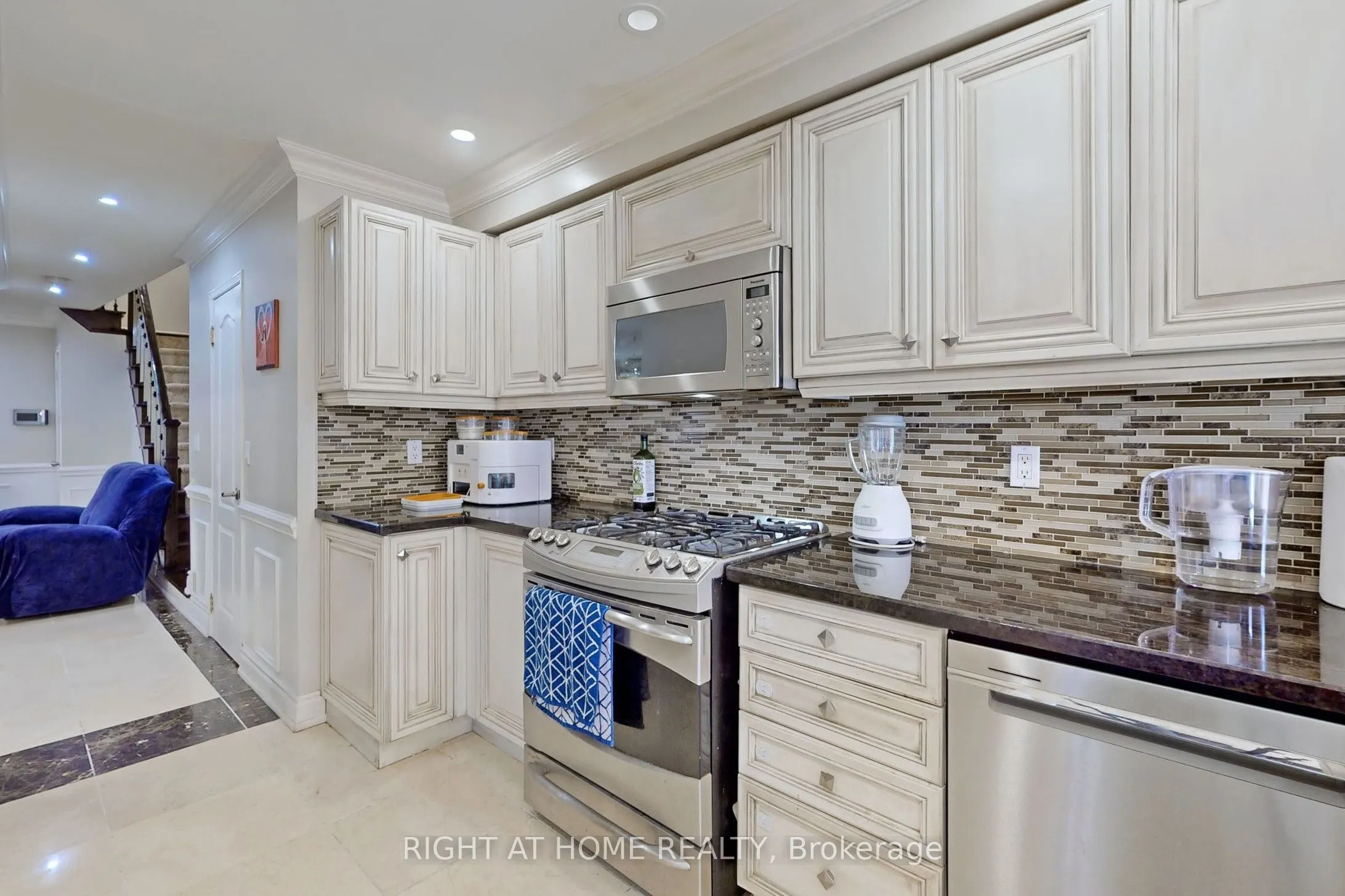30 Casabel Drive, #Upper