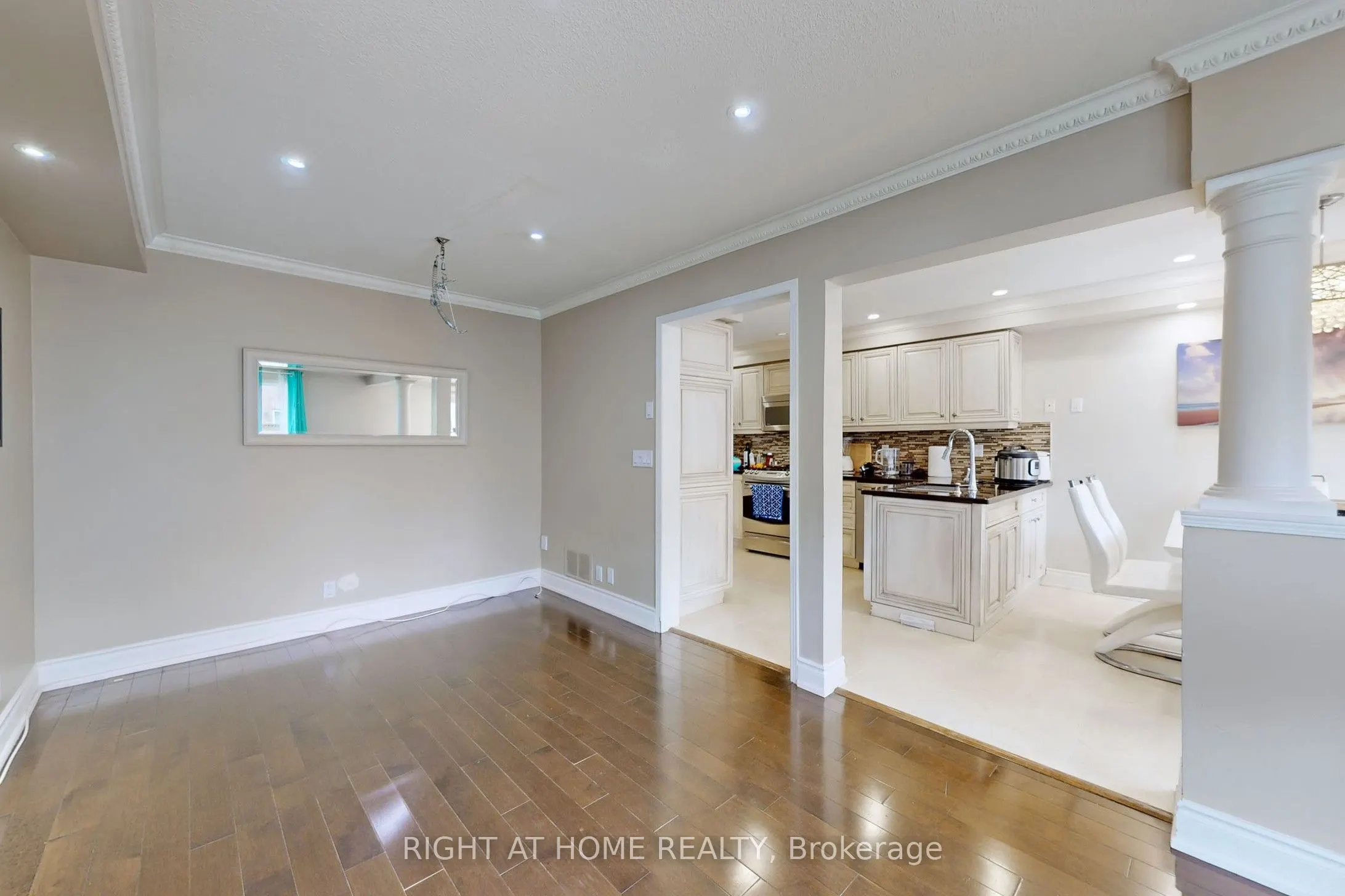 30 Casabel Drive, #Upper