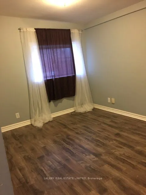 250 Main Street, #4