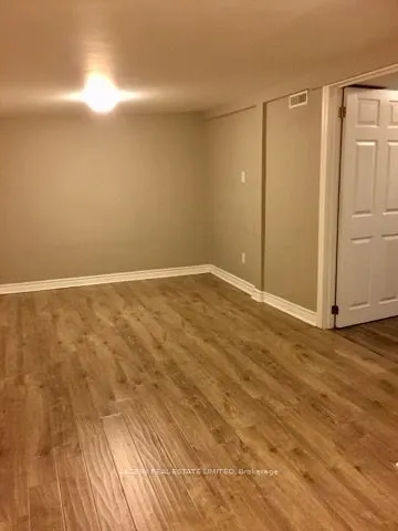 250 Main Street, #4