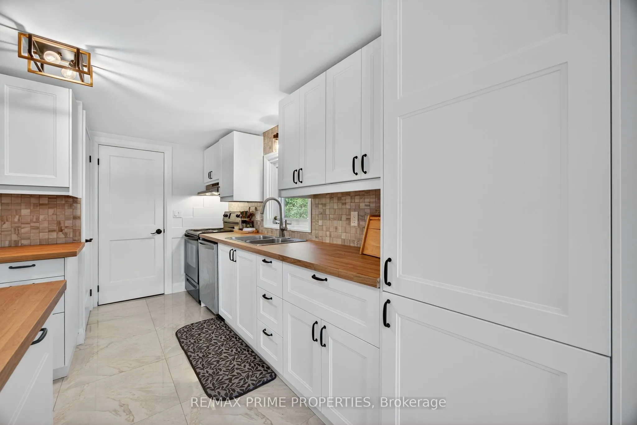 5670 Thomas Drive