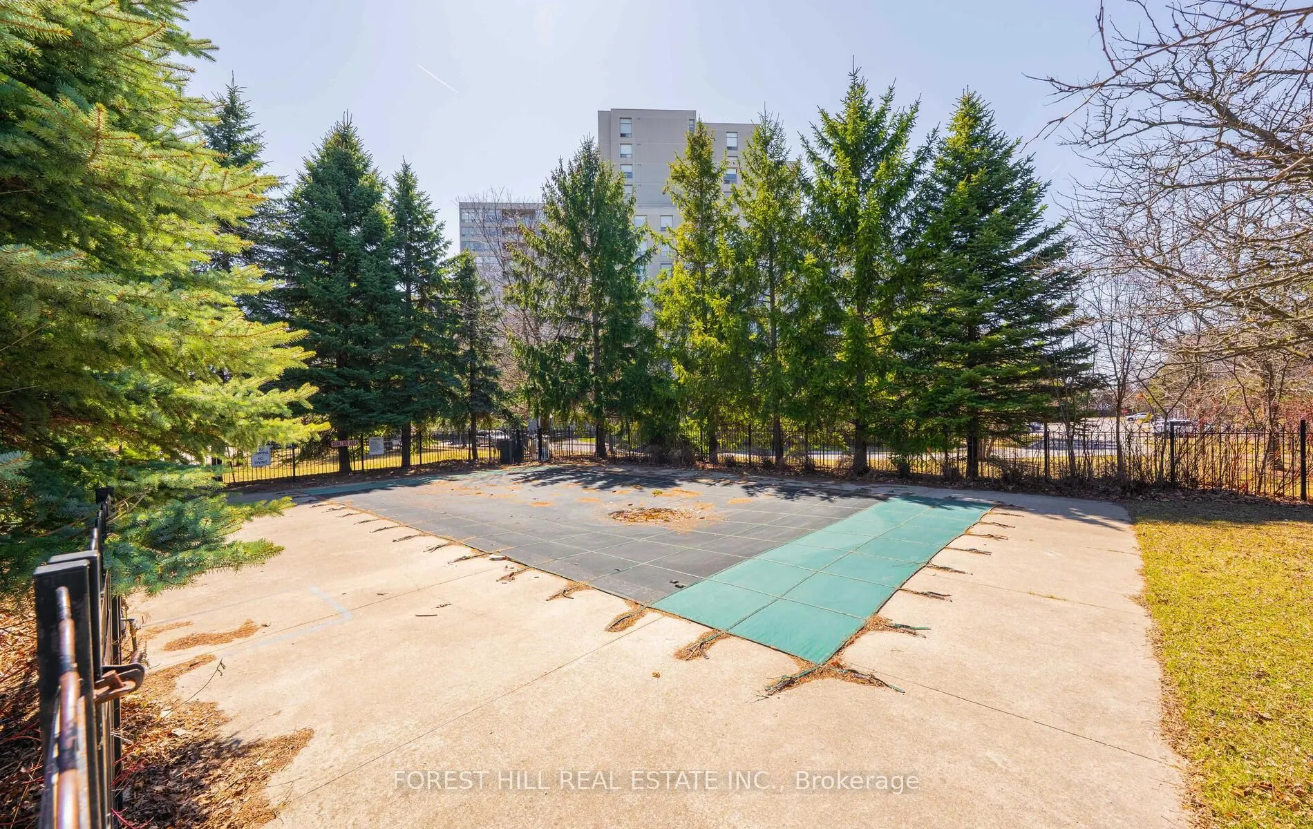 91 Townsgate Drive, #709