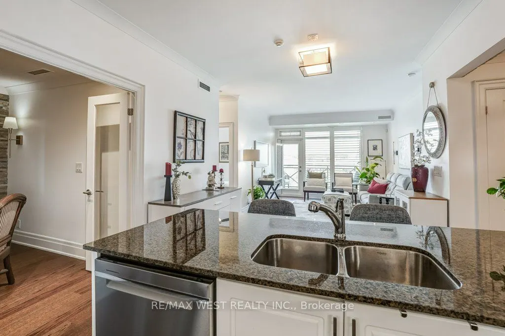 35 Baker Hill Boulevard, #404