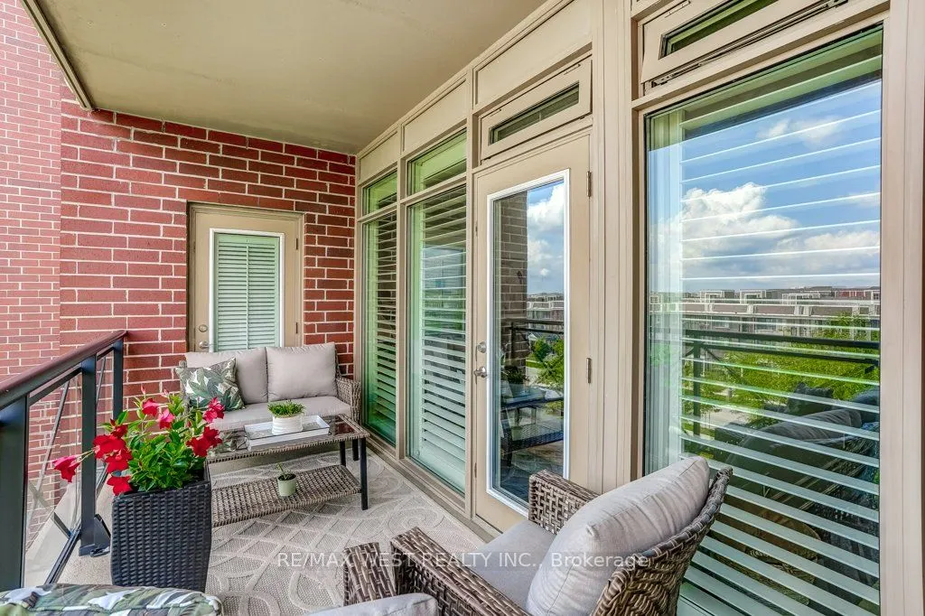 35 Baker Hill Boulevard, #404
