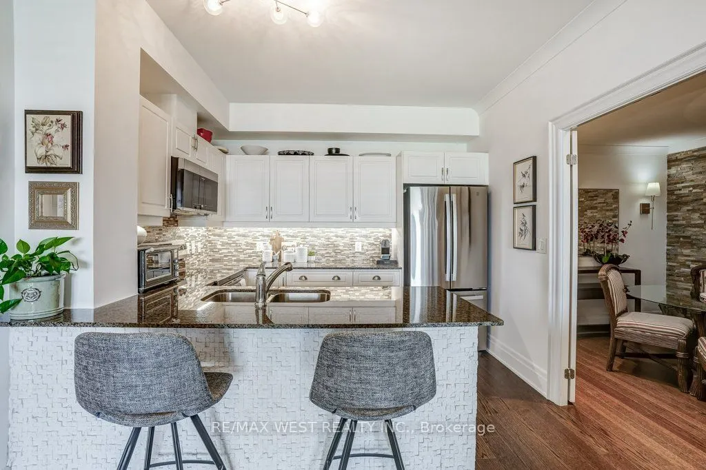 35 Baker Hill Boulevard, #404