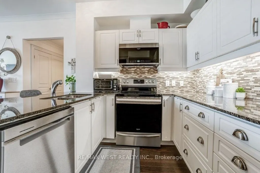 35 Baker Hill Boulevard, #404