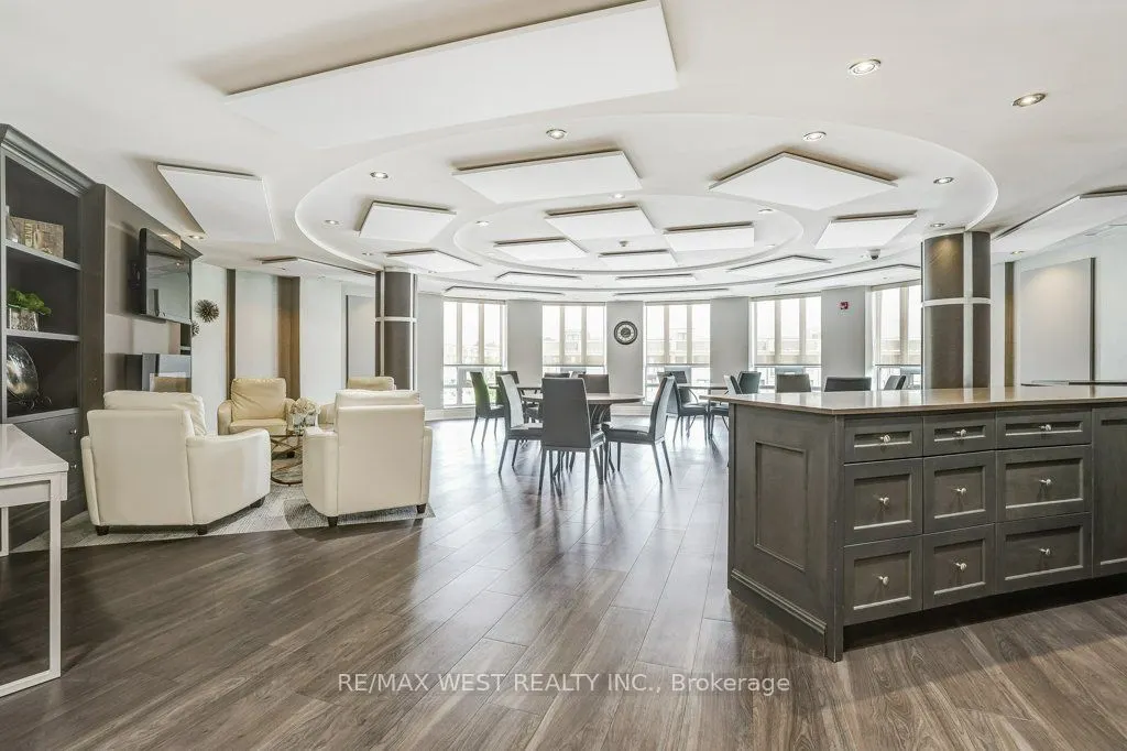 35 Baker Hill Boulevard, #404