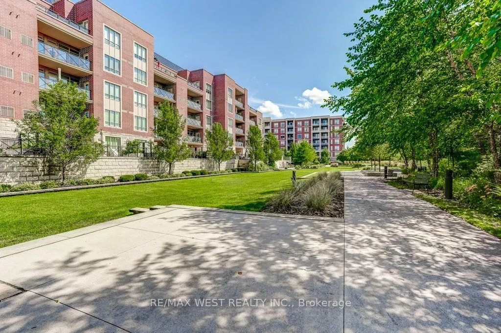 35 Baker Hill Boulevard, #404