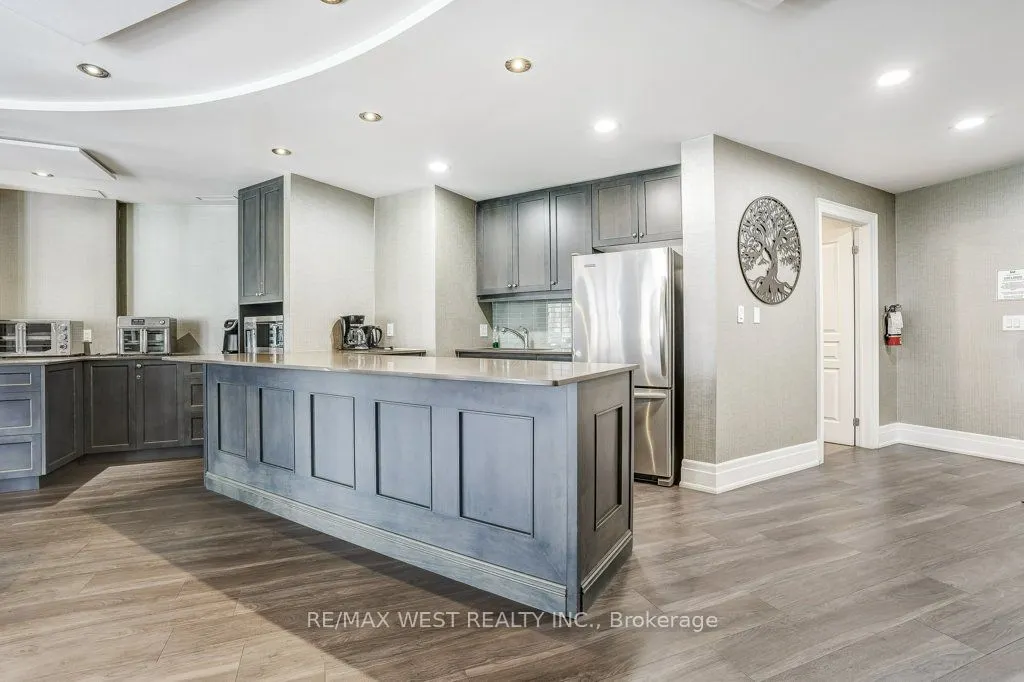 35 Baker Hill Boulevard, #404