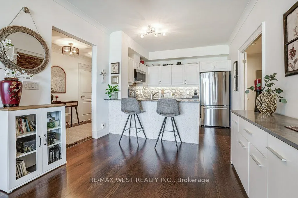 35 Baker Hill Boulevard, #404