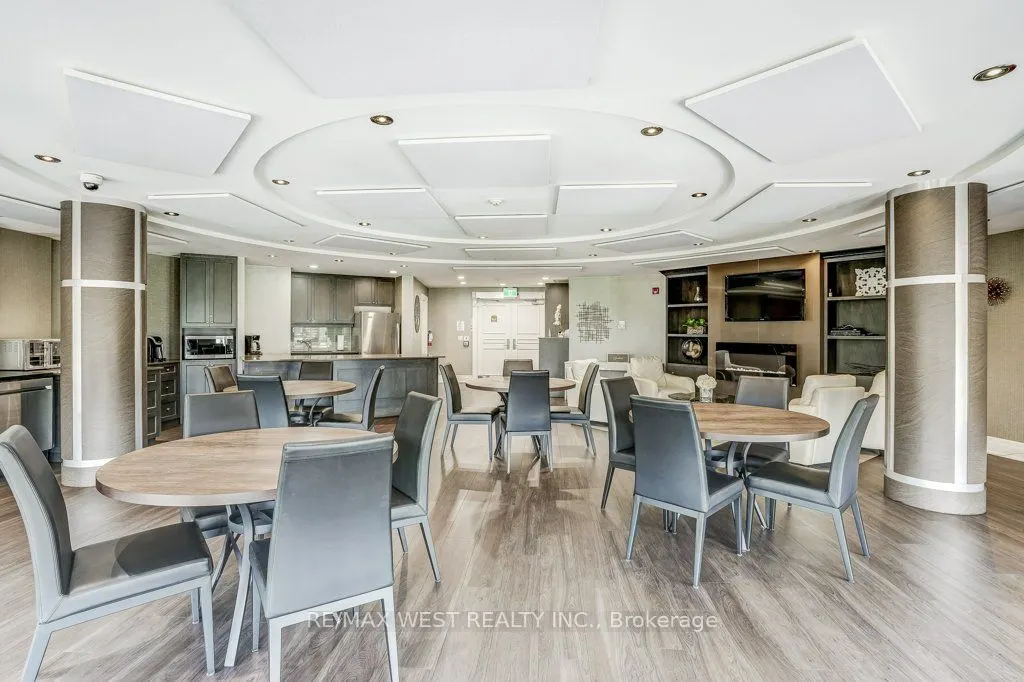 35 Baker Hill Boulevard, #404