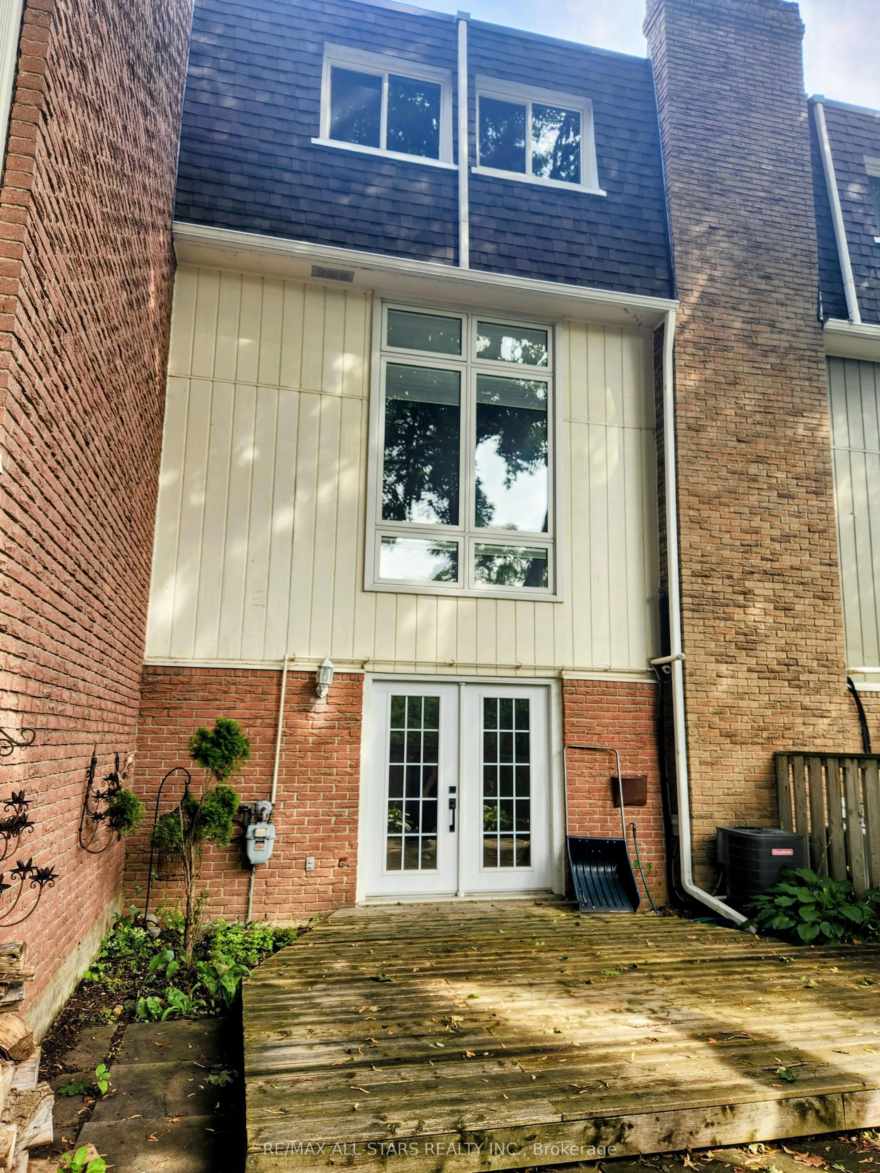 6 Hepworth Way, #6